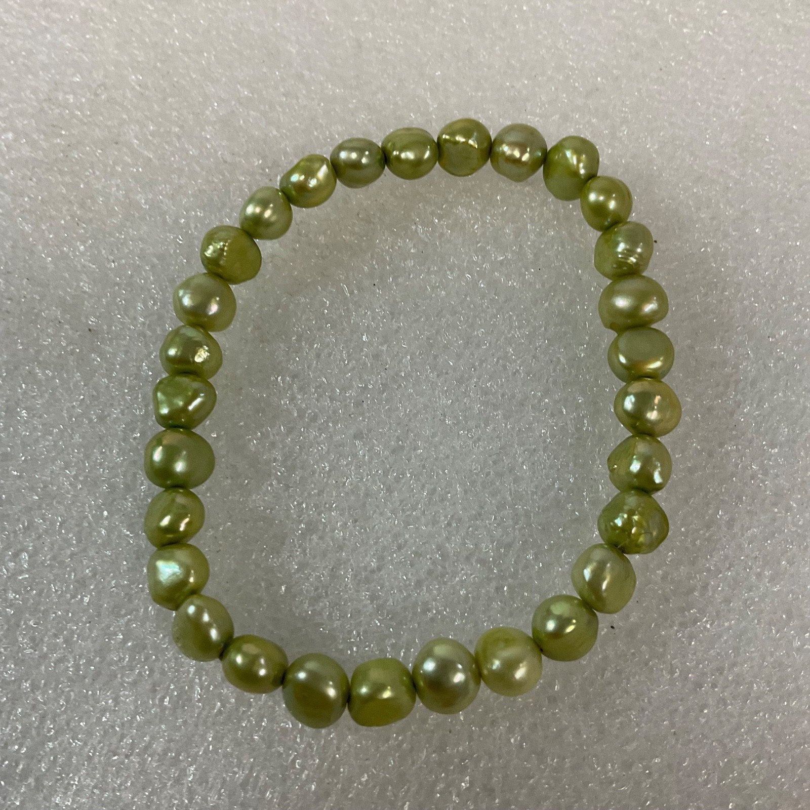 6.75in Green Freshwater Pearl Beaded Stretch Bracelet Irregular Lustrous Beads - Image 1