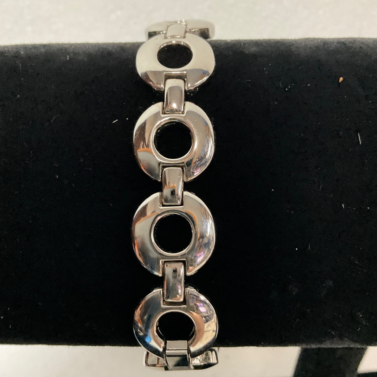 Embassy by Gruen Women’s Silver Tone Quartz Watch 7in Bracelet Link 41.3g Japan - Image 3