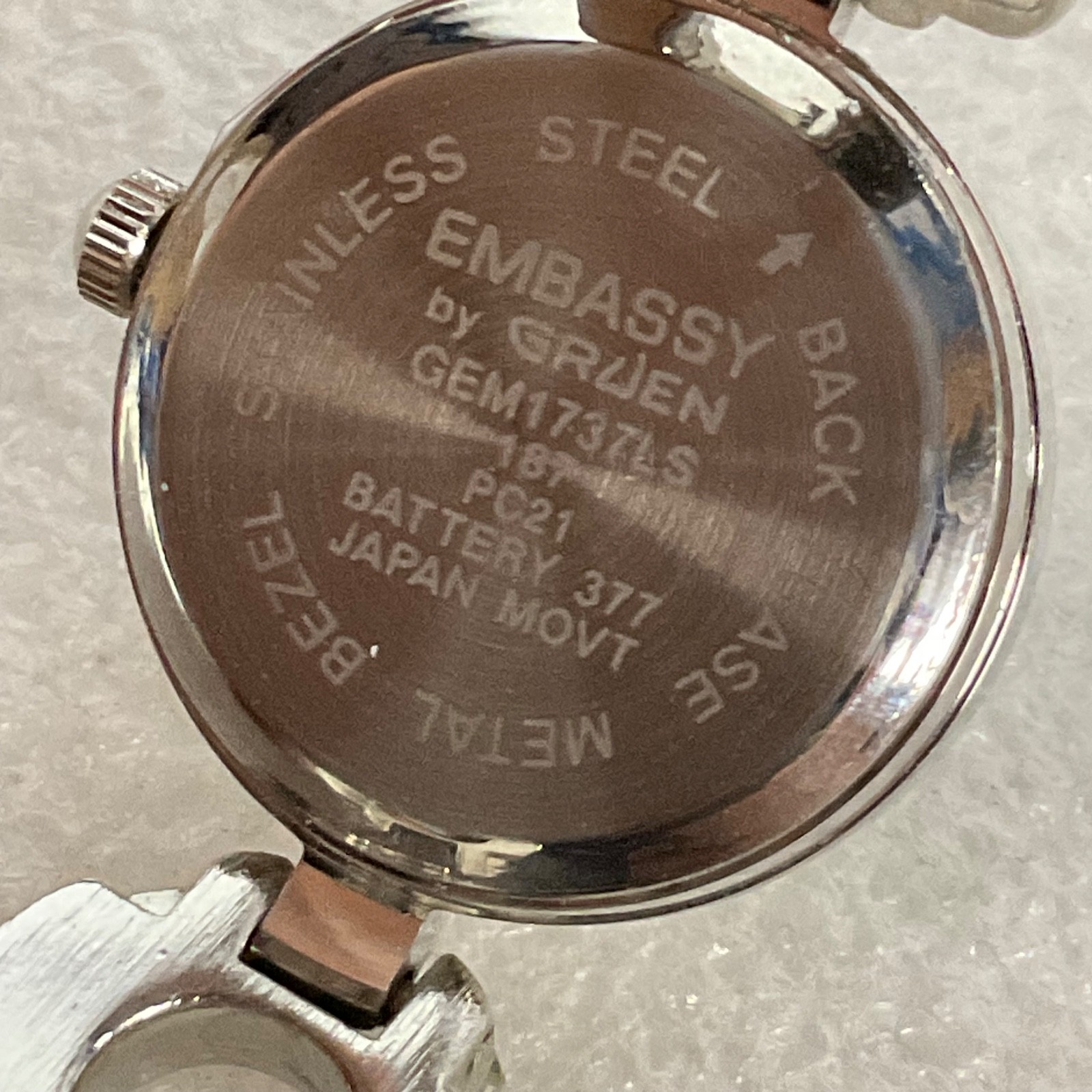 Embassy by Gruen Women’s Silver Tone Quartz Watch 7in Bracelet Link 41.3g Japan - Image 7