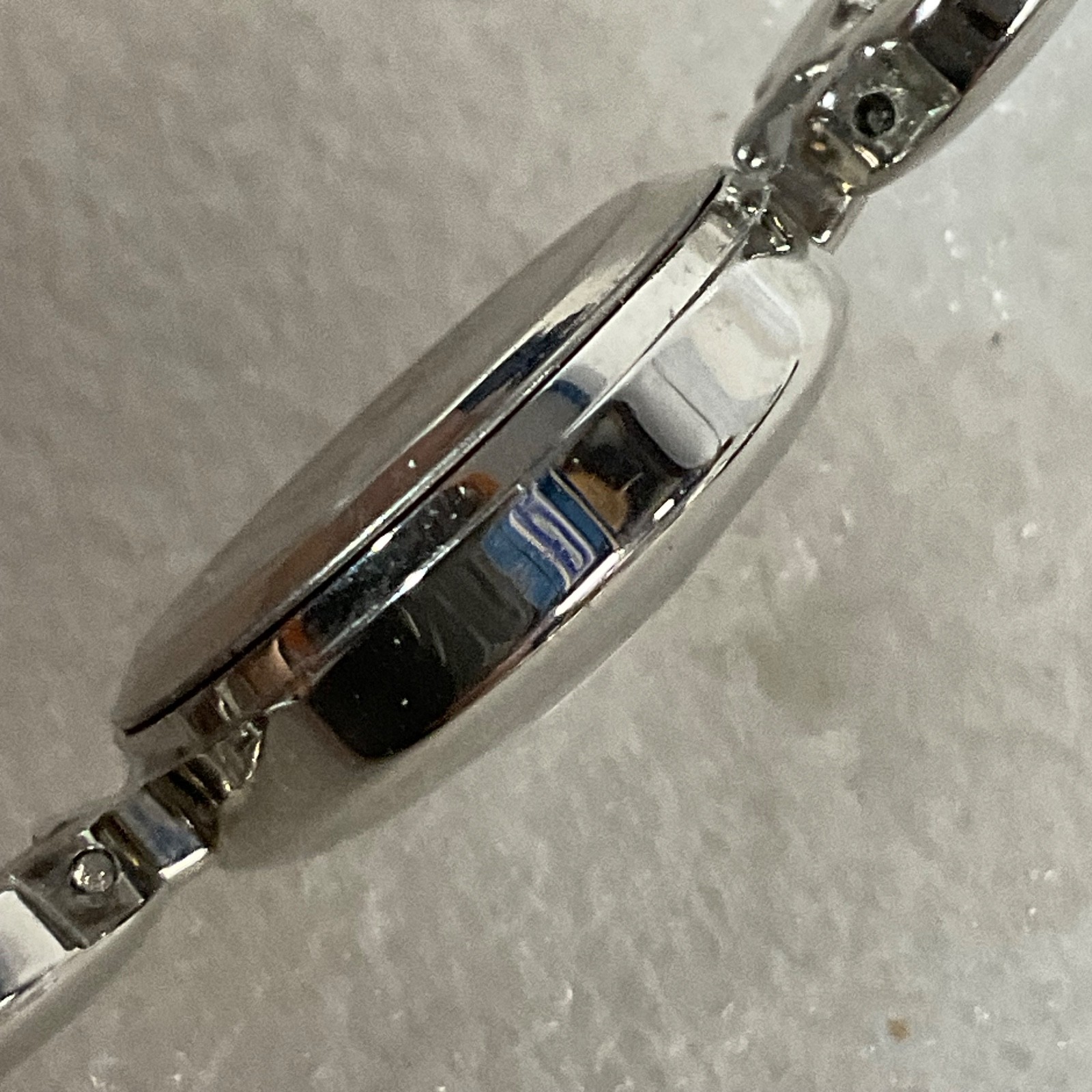 Embassy by Gruen Women’s Silver Tone Quartz Watch 7in Bracelet Link 41.3g Japan - Image 8