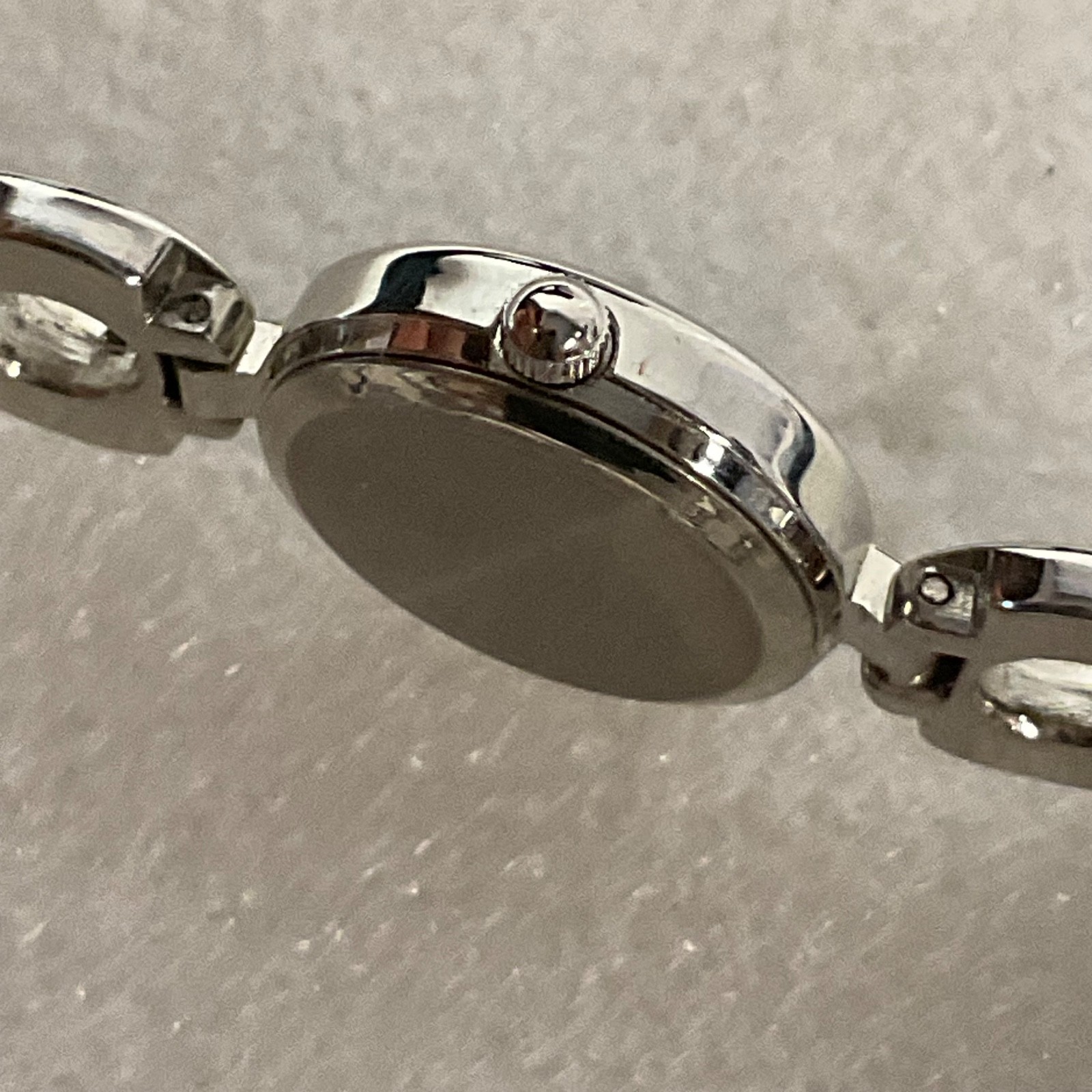 Embassy by Gruen Women’s Silver Tone Quartz Watch 7in Bracelet Link 41.3g Japan - Image 9
