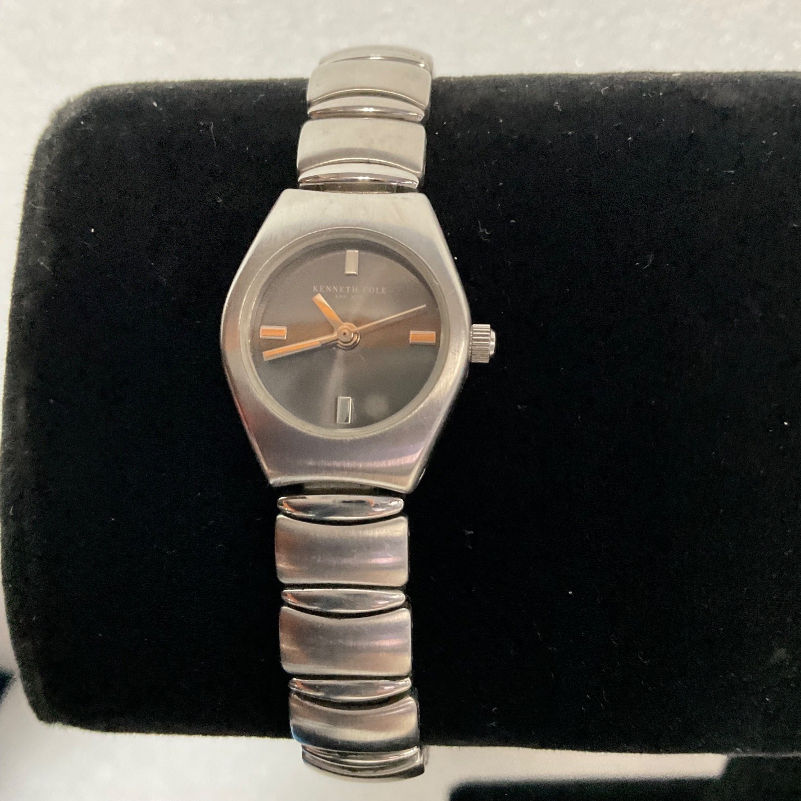 Kenneth Cole Ladies Watch 6in Stainless Steel Band Black Dial KC4207 Japan Quart - Image 2