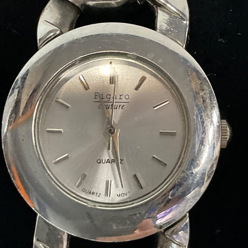 Figaro Couture Quartz Watch 6.5in Stainless Steel Bracelet 65.8g Battery New - Image 1