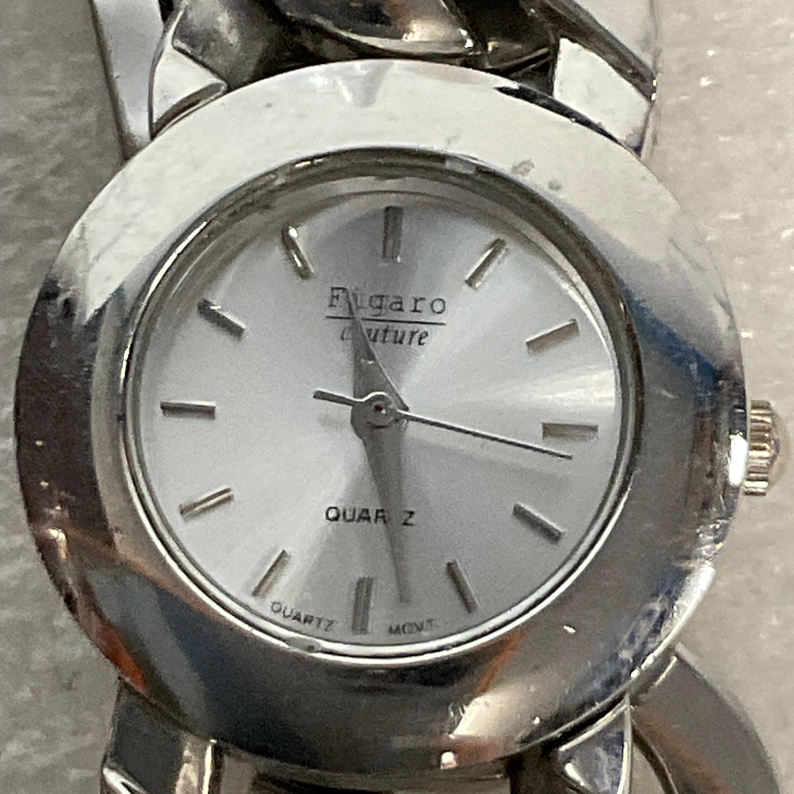 Figaro Couture Quartz Watch 6.5in Stainless Steel Bracelet 65.8g Battery New - Image 4