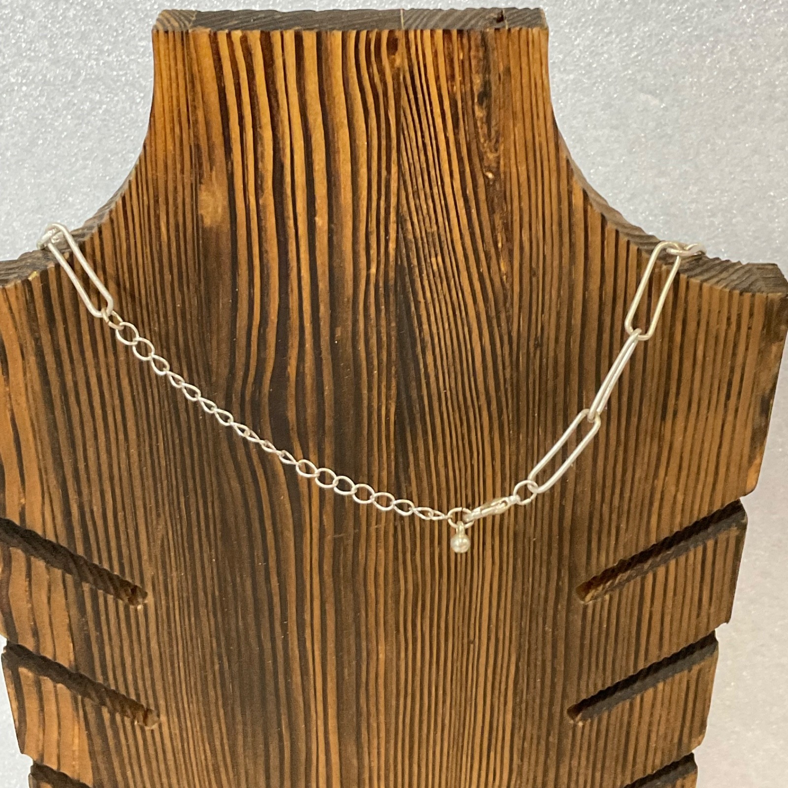 28in Silver Tone Paperclip Chain Necklace w Oval Pendant - Image 4