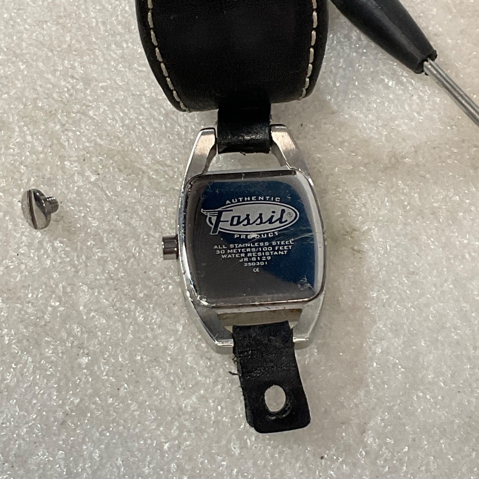 Fossil JR-8129 Men’s Watch 6in Black Leather Band Silver Case Date Display - Image 9