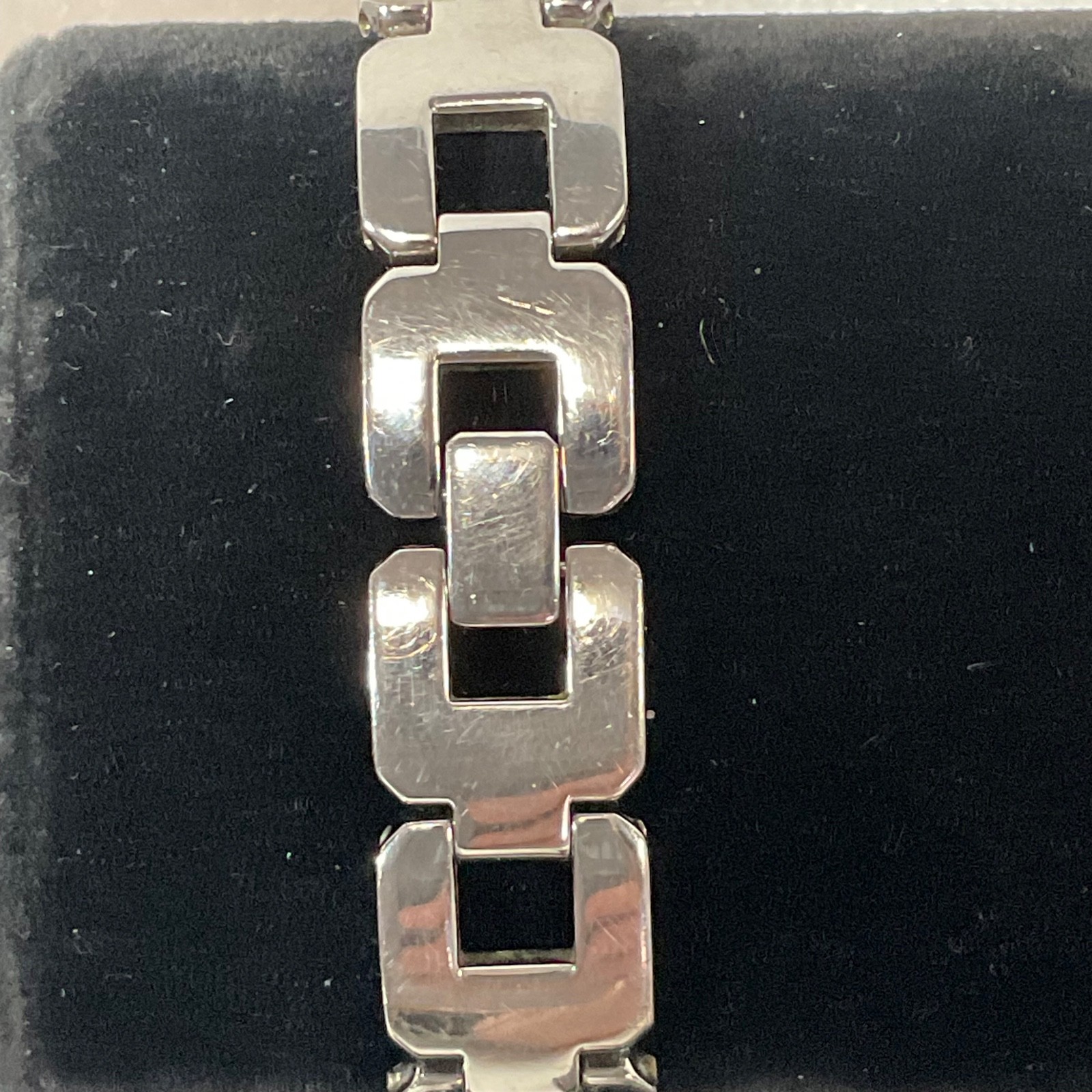 7in o.n.e Ladies Quartz Watch Stainless Steel Bracelet Style 45.96g Silver Tone - Image 5