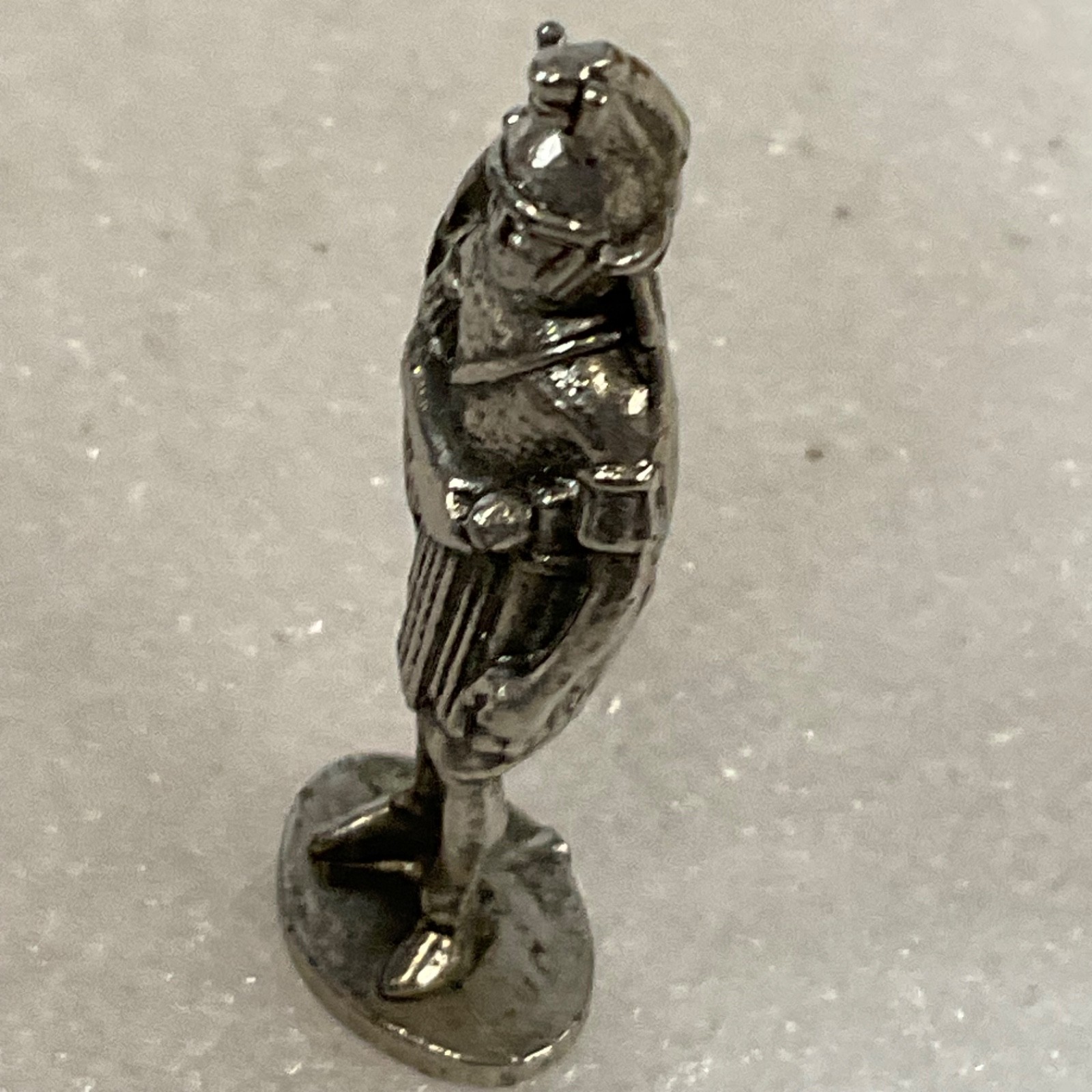 1.5in Silver Tone Roman Soldier Miniature Metal Figurine 9.6g - Image 2