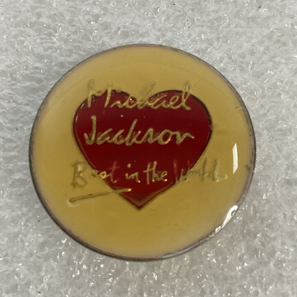 Michael Jackson Best In The World 1” Round Pin Pinback Heart Vtg GnuCollectibles - Image 1