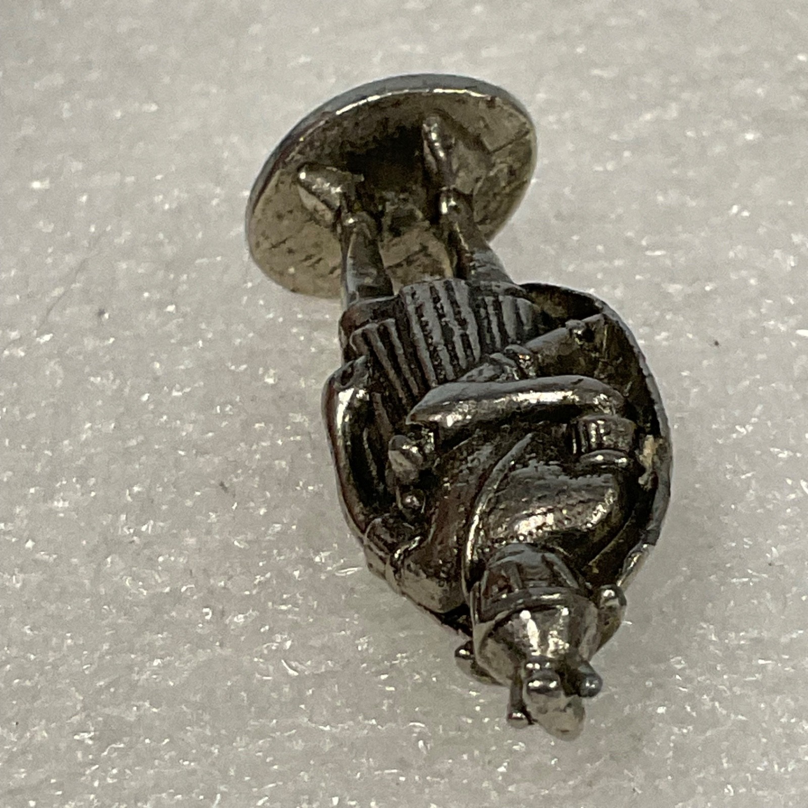 1.5in Silver Tone Roman Soldier Miniature Metal Figurine 9.6g - Image 6