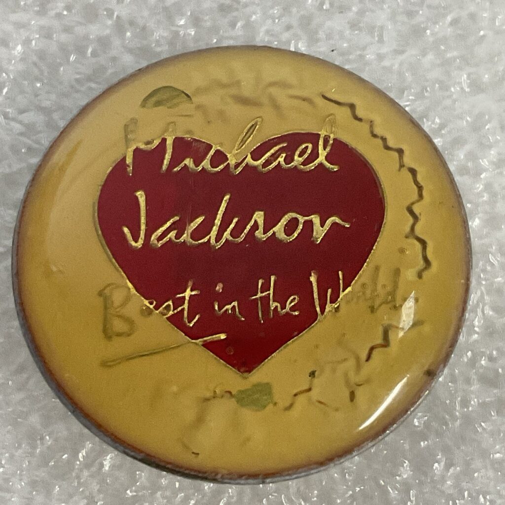 Michael Jackson Best In The World 1” Round Pin Pinback Heart Vtg GnuCollectibles - Image 1