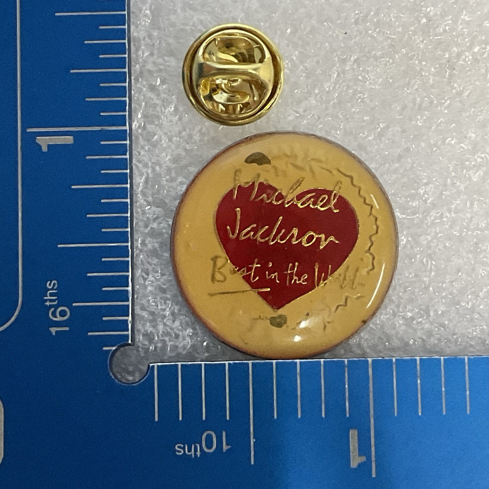 Michael Jackson Best In The World 1” Round Pin Pinback Heart Vtg GnuCollectibles - Image 7