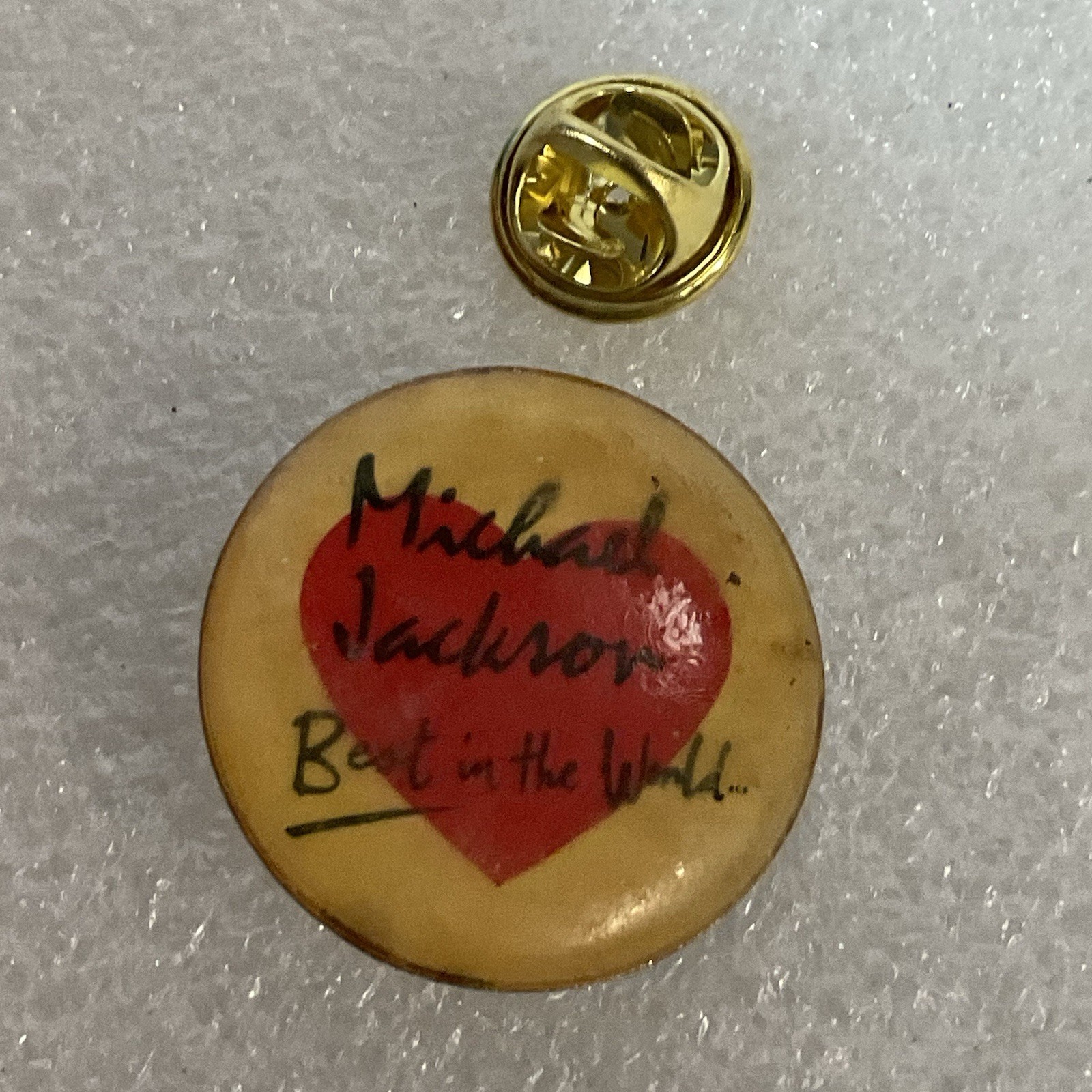 Michael Jackson Best In The World Round 1” Pin Pinback Heart GnuCollectibles - Image 3