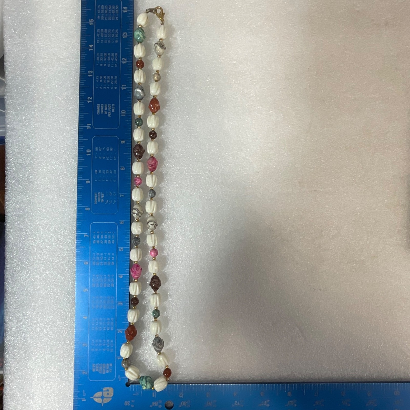 28in Multicolor Bead Necklace White Barrel Beads Gold Tone Clasp - Image 3