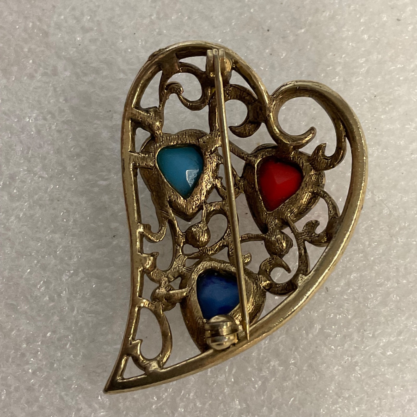 1.5in Gold Tone Heart Brooch Red Blue Turquoise Inset 10.23g - Image 2