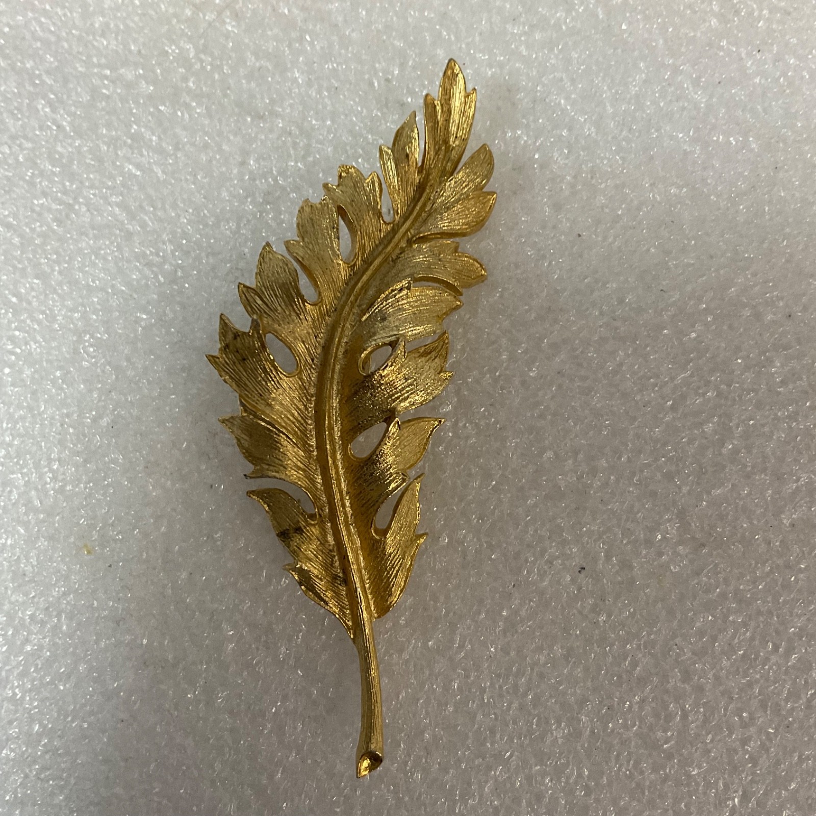 Coro 1961 Gold Tone Leaf Brooch Pin 3in Textured Design 14.74g - Image 1