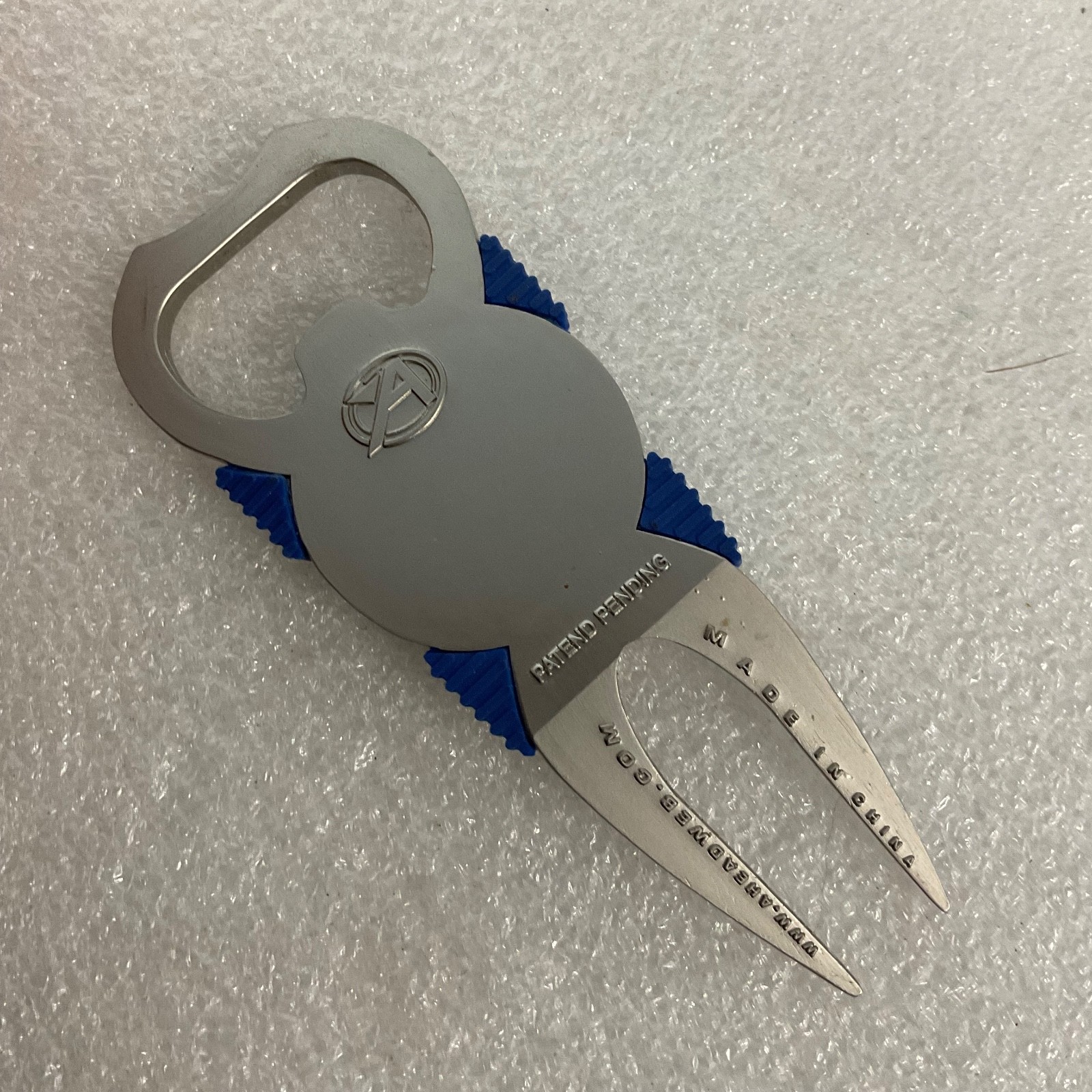 Taiyo G.C. Okinawa Japan Golf Divot Tool 3.5in Bottle Opener Blue Metal - Image 2