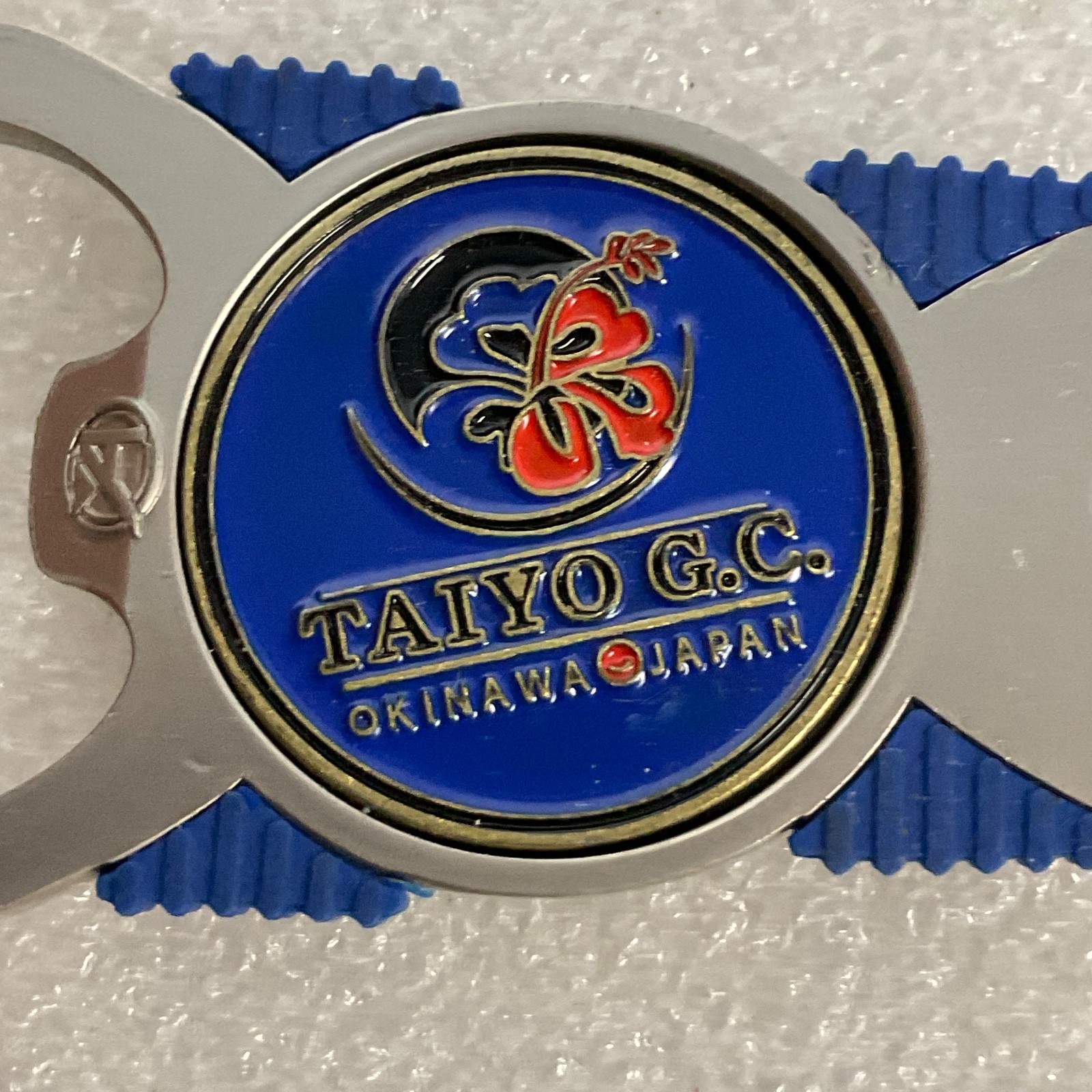 Taiyo G.C. Okinawa Japan Golf Divot Tool 3.5in Bottle Opener Blue Metal - Image 3