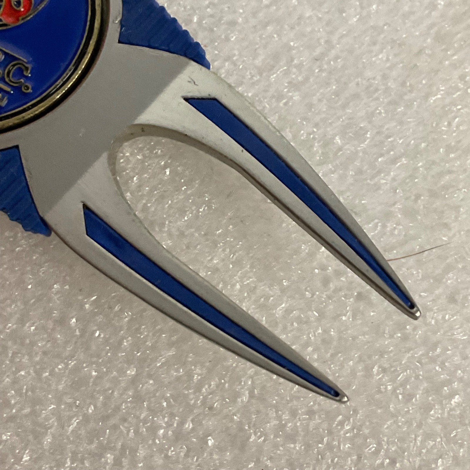 Taiyo G.C. Okinawa Japan Golf Divot Tool 3.5in Bottle Opener Blue Metal - Image 4