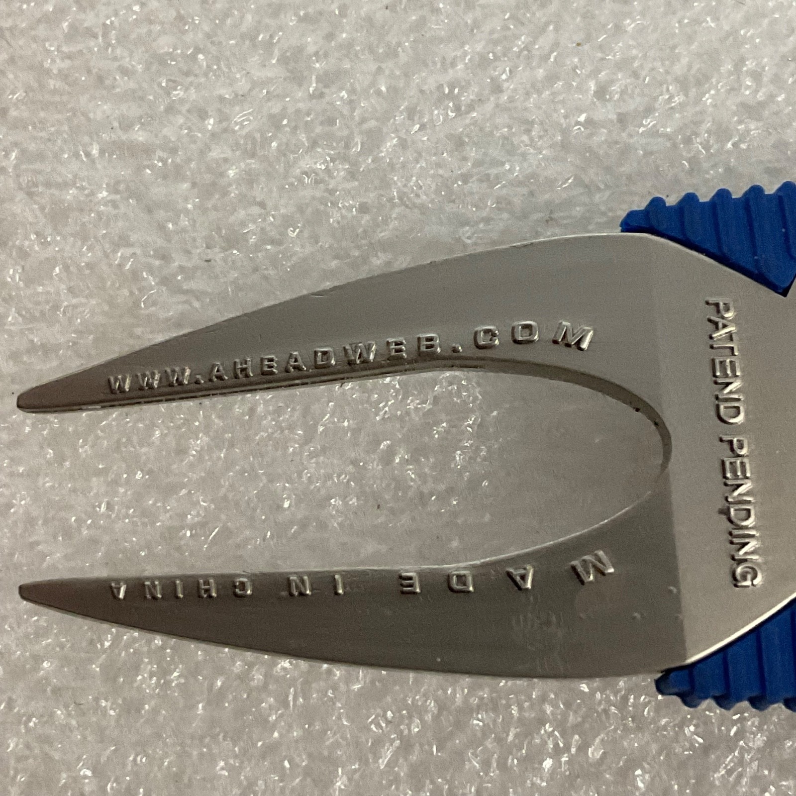 Taiyo G.C. Okinawa Japan Golf Divot Tool 3.5in Bottle Opener Blue Metal - Image 5