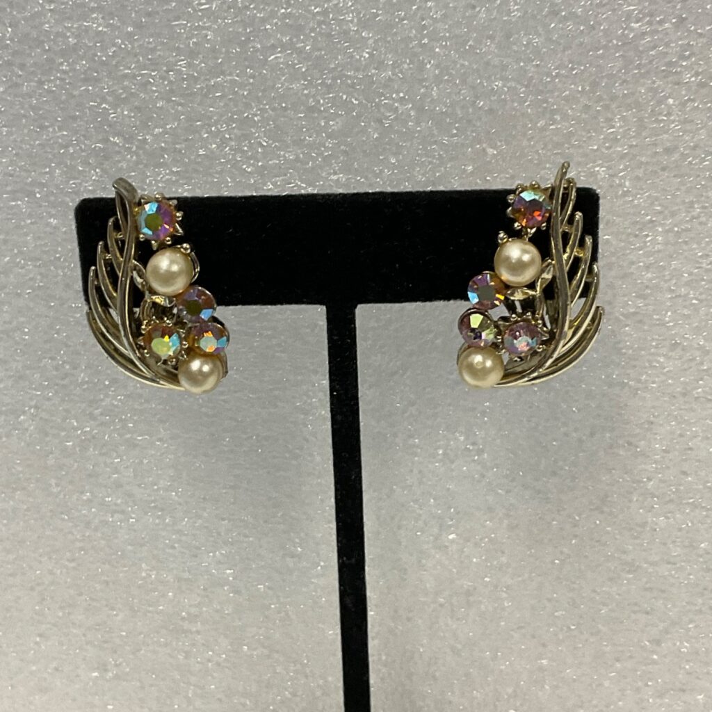 Lisner Gold Tone Aurora Borealis Rhinestone Pearl Clip On Earrings 1in - Image 1