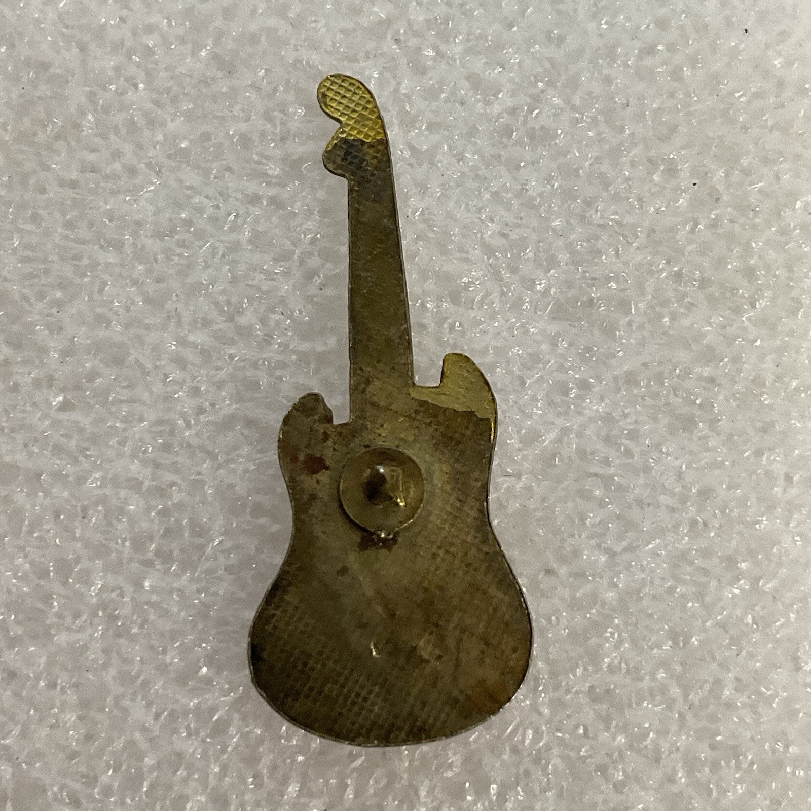 Rainbow Red Guitar Metal Vintage Enamel 1.5" Pin Pinback Richie Blackmore Rock - Image 2