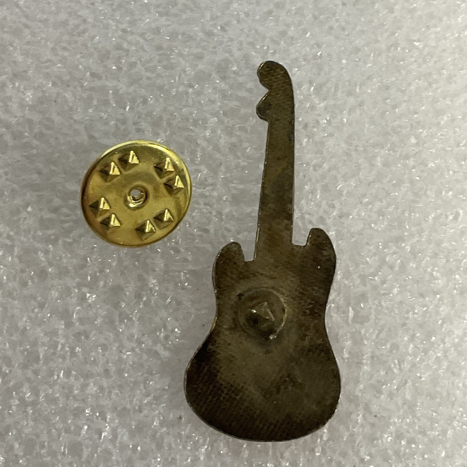 Rainbow Red Guitar Vintage Metal Enamel 1.5" Pin Pinback Richie Blackmore Rock - Image 8