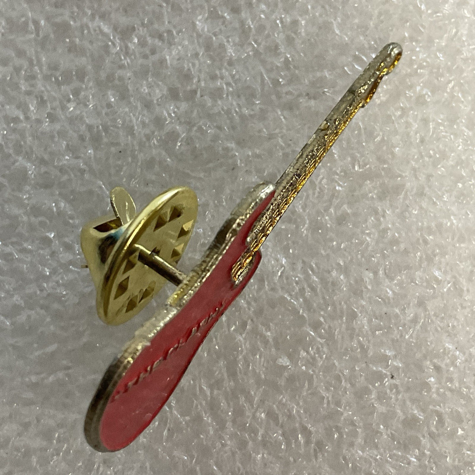 1980’s Vintage The Clash English Rock Band 1.5" Red & Gold Metal Guitar Pin - Image 5