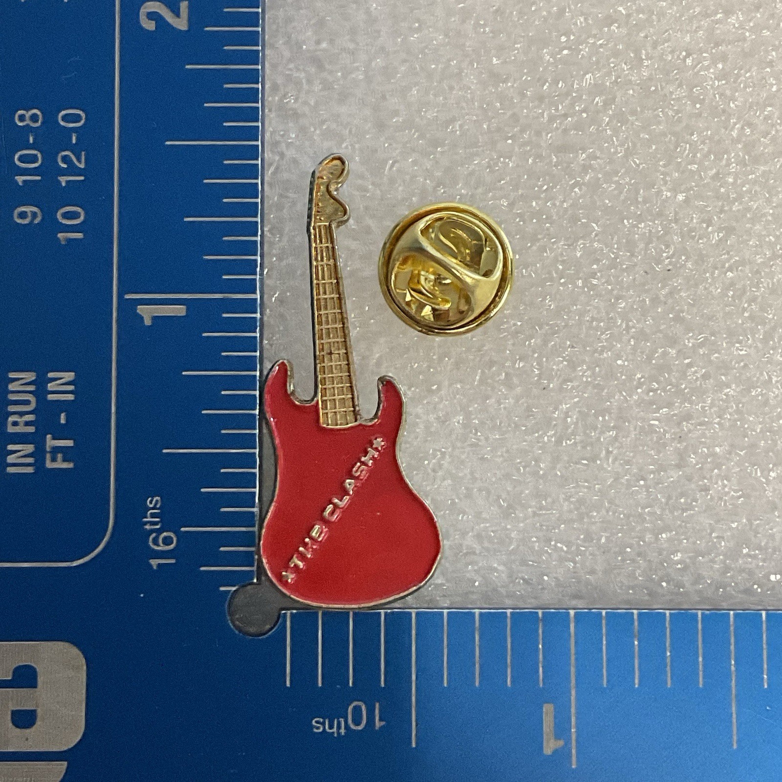 1980’s Vintage The Clash English Rock Band 1.5" Red & Gold Metal Guitar Pin - Image 7