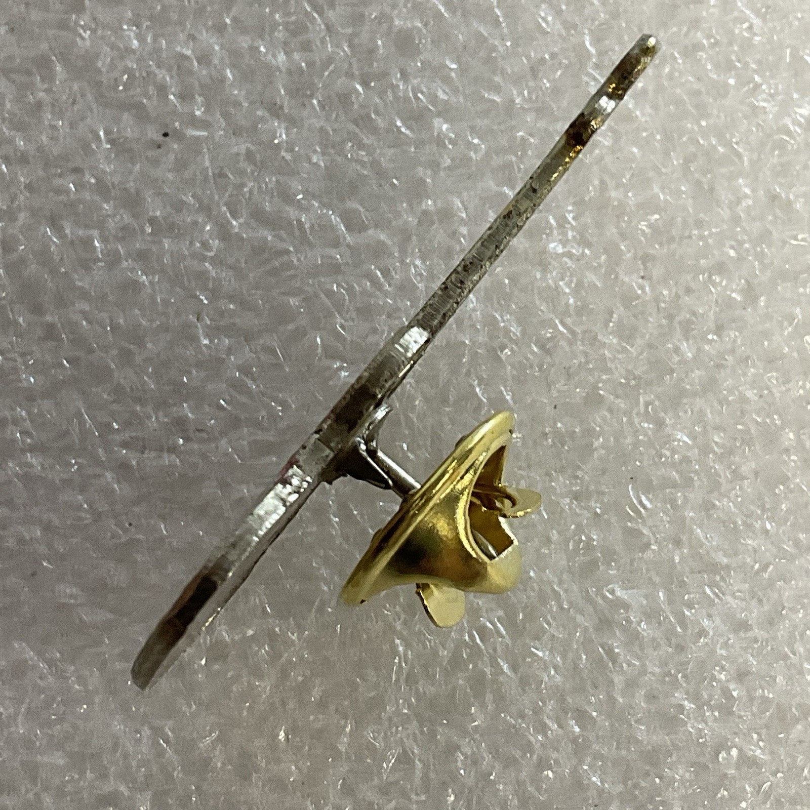 Vintage 1980’s The Clash English Rock Band 1.5" Red & Gold Metal Guitar Pin - Image 3