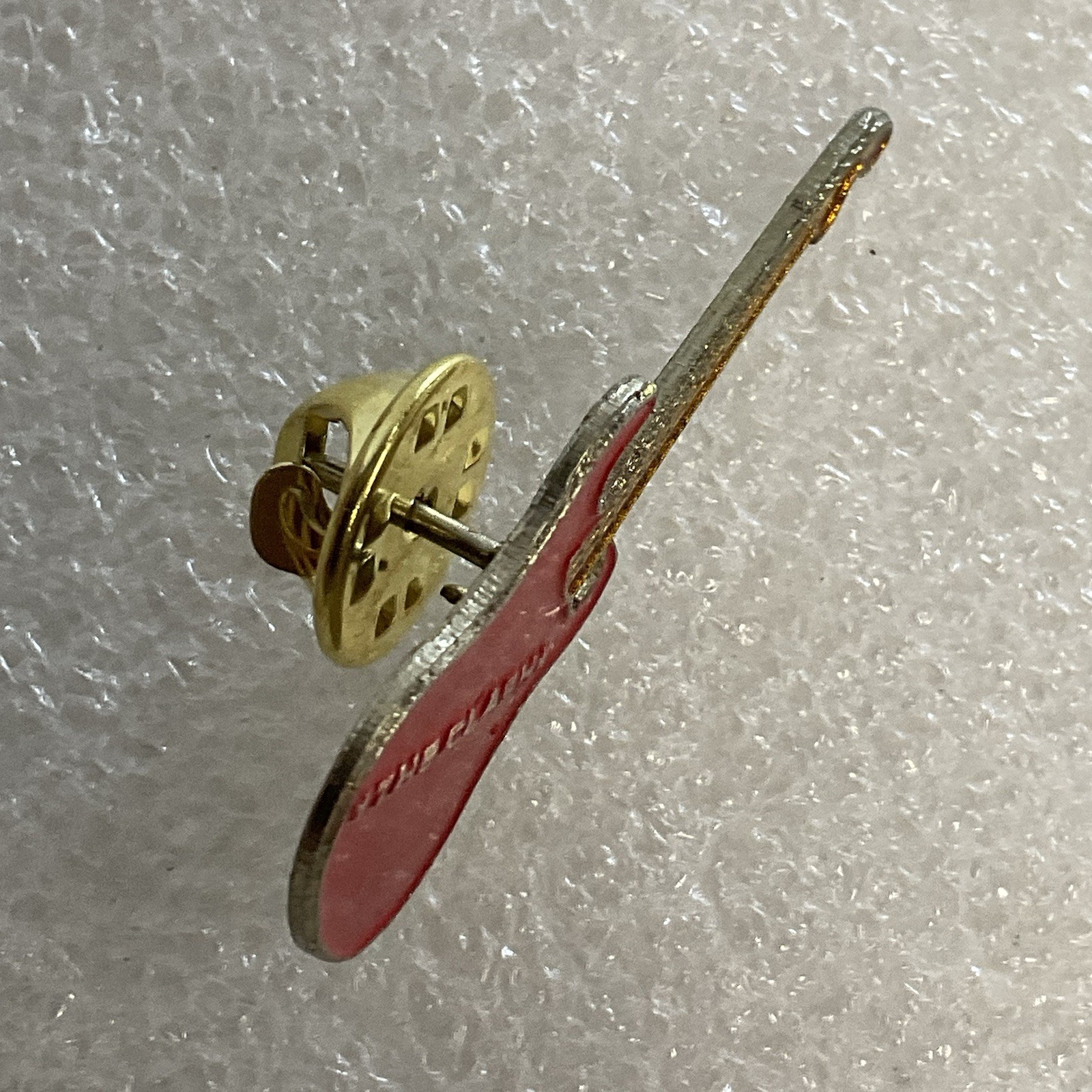 Vintage 1980’s The Clash English Rock Band 1.5" Red & Gold Metal Guitar Pin - Image 4