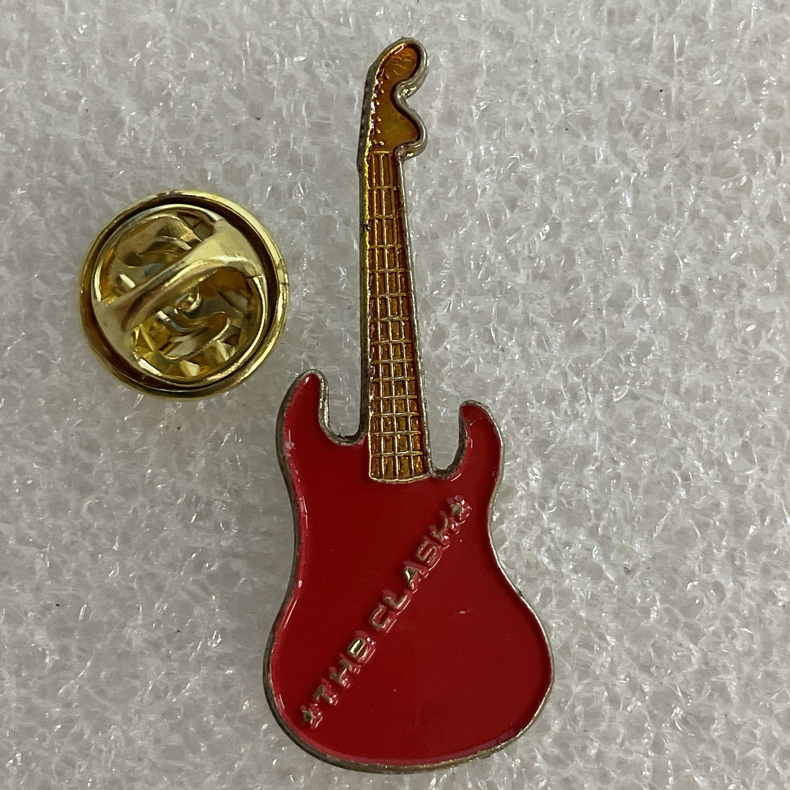 1980’s The Clash English Rock Band Vintage 1.5" Red & Gold Metal Guitar Pin - Image 3