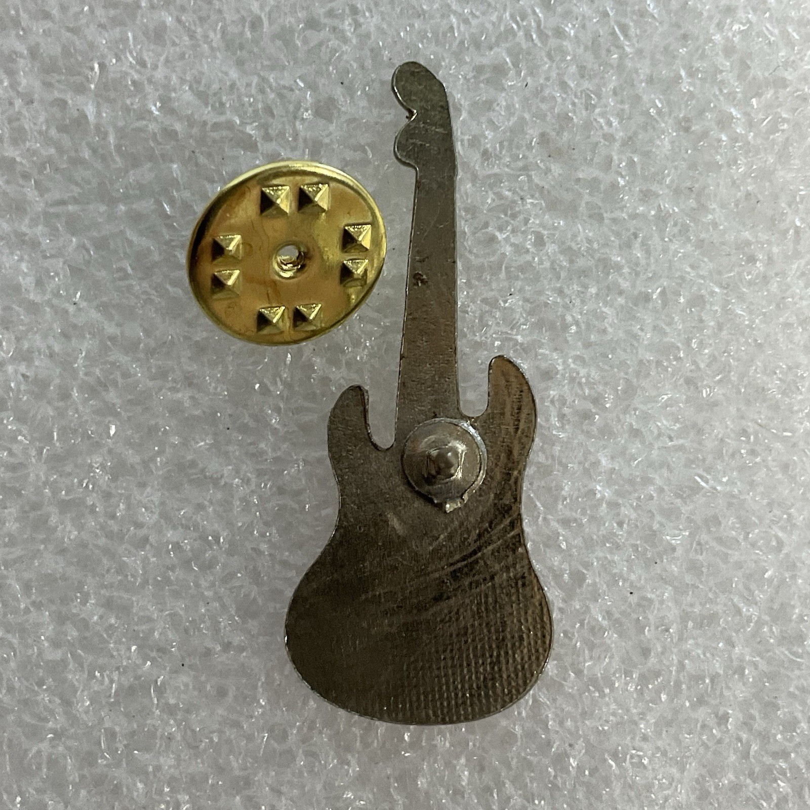 1980’s The Clash English Rock Band 1.5" Vintage Red & Gold Metal Guitar Pin - Image 7