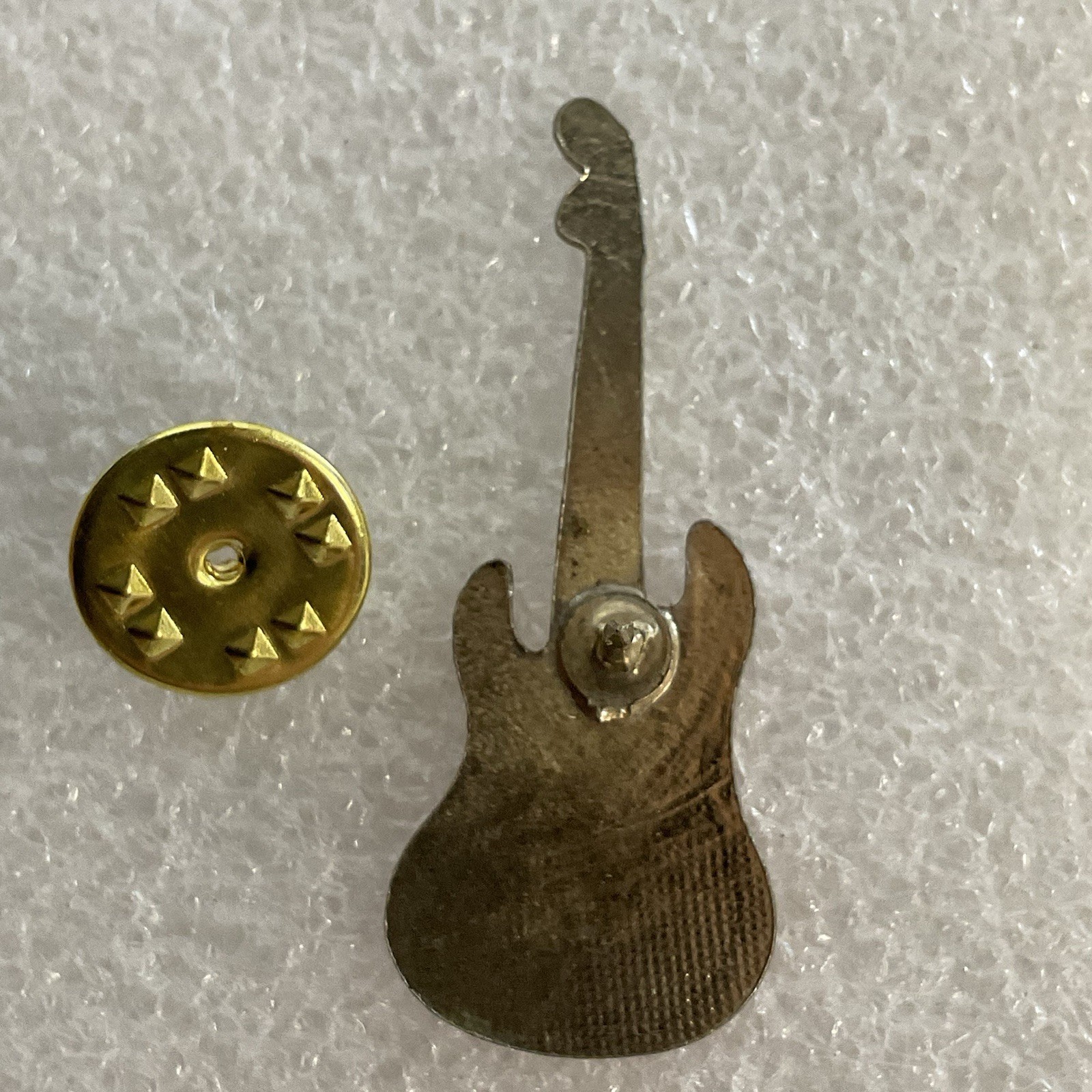 1980’s The Clash English Rock Band Vintage 1.5" Red & Gold Metal Guitar Pin - Image 8