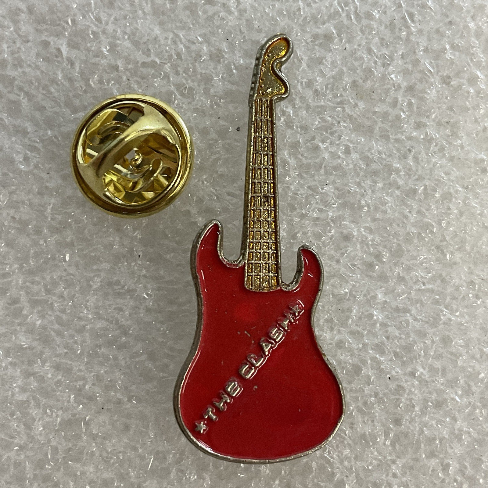 1980’s The Clash English Rock Band 1.5" Vintage Red & Gold Metal Guitar Pin - Image 8