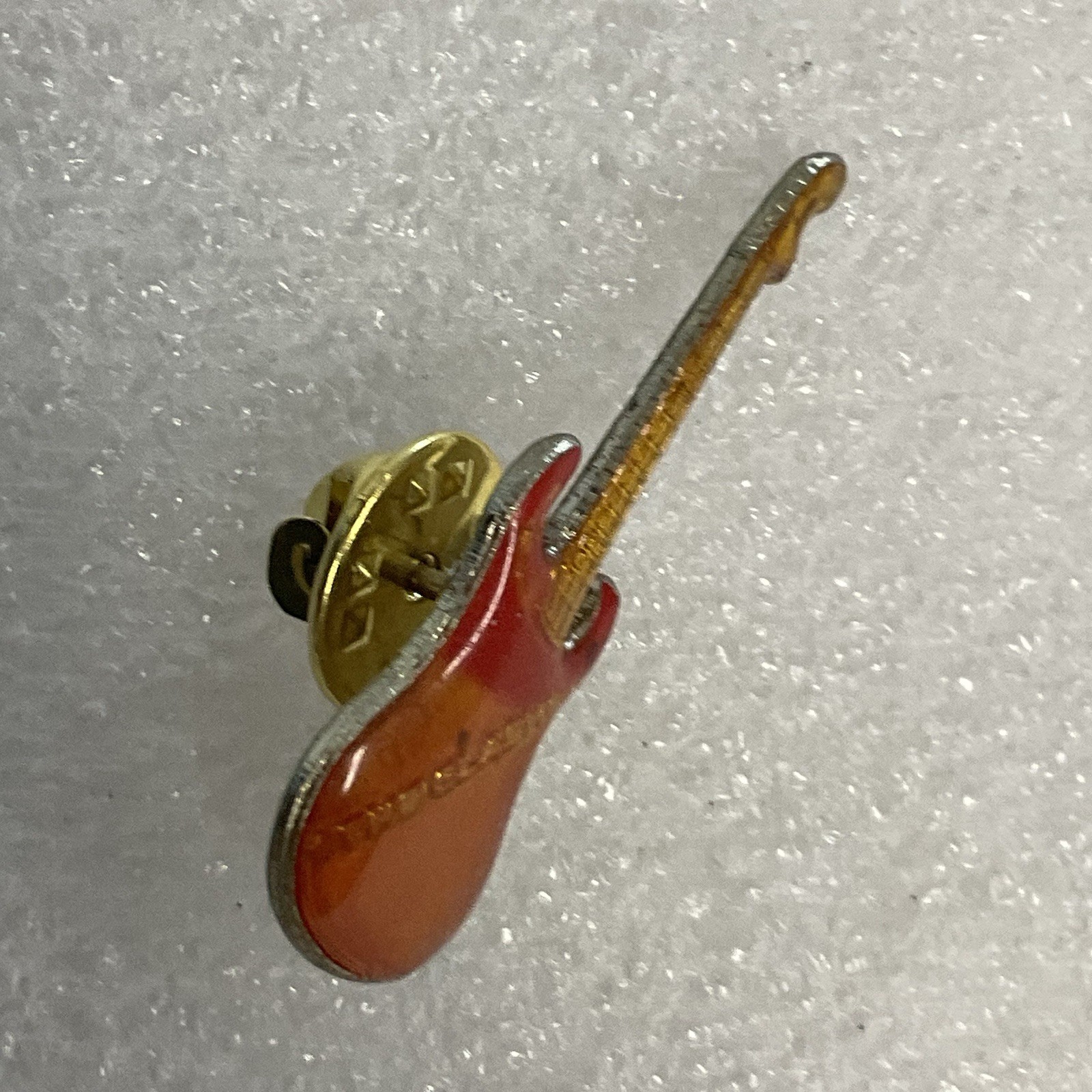 1980’s The Clash English Rock Band 1.5" Red & Gold Vintage Metal Guitar Pin - Image 5