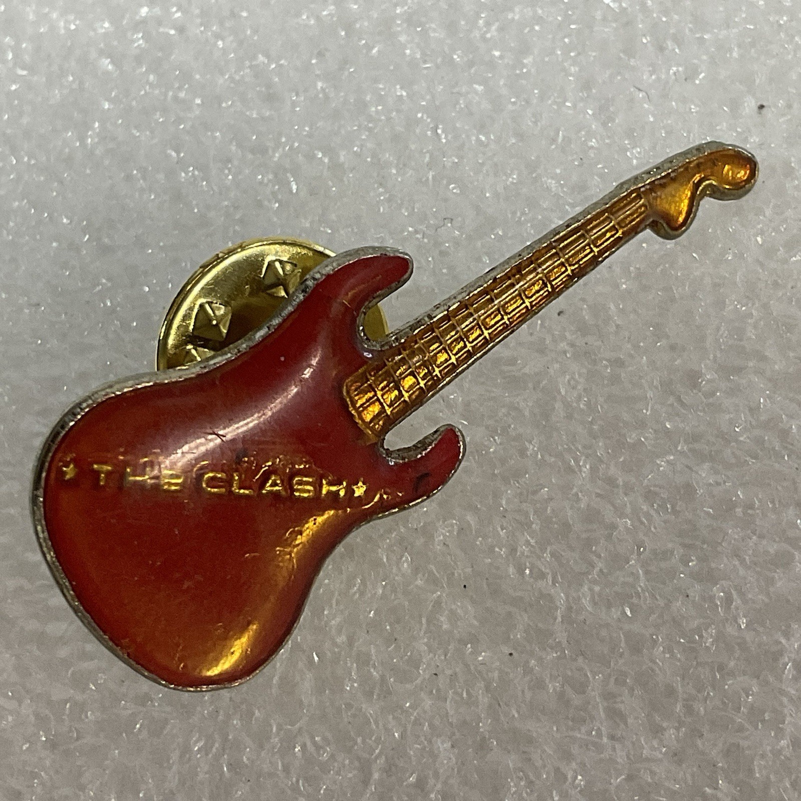 1980’s The Clash English Rock Band 1.5" Red & Gold Vintage Metal Guitar Pin - Image 6