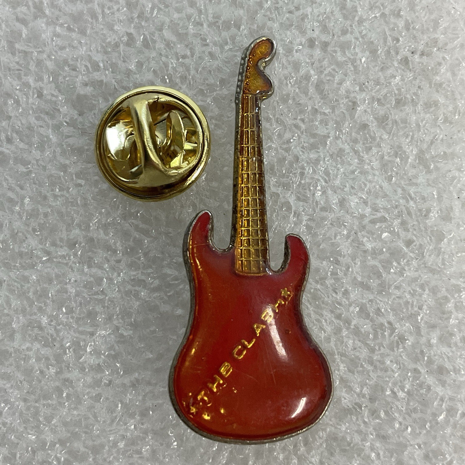 1980’s The Clash English Rock Band 1.5" Red & Gold Metal Vintage Guitar Pin - Image 3