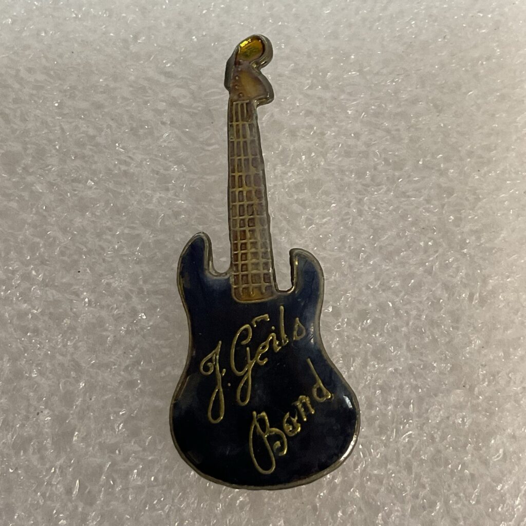 The J Geils Band Black &Gold Guitar Vtg Enamel Metal Pin Pinback GnuCollectibles - Image 1