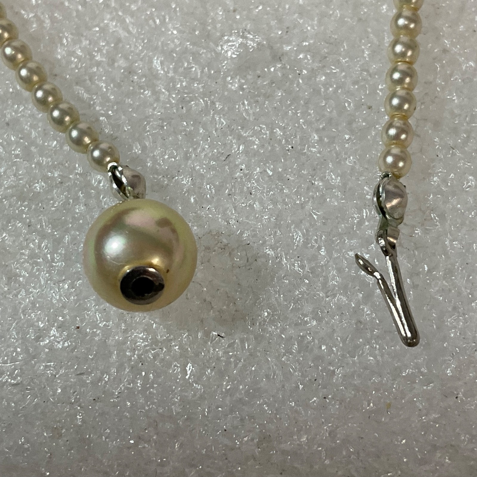 Vintage 17in Faux Pearl Necklace with Silver Tone Clasp 13.49g Classic Elegance - Image 7
