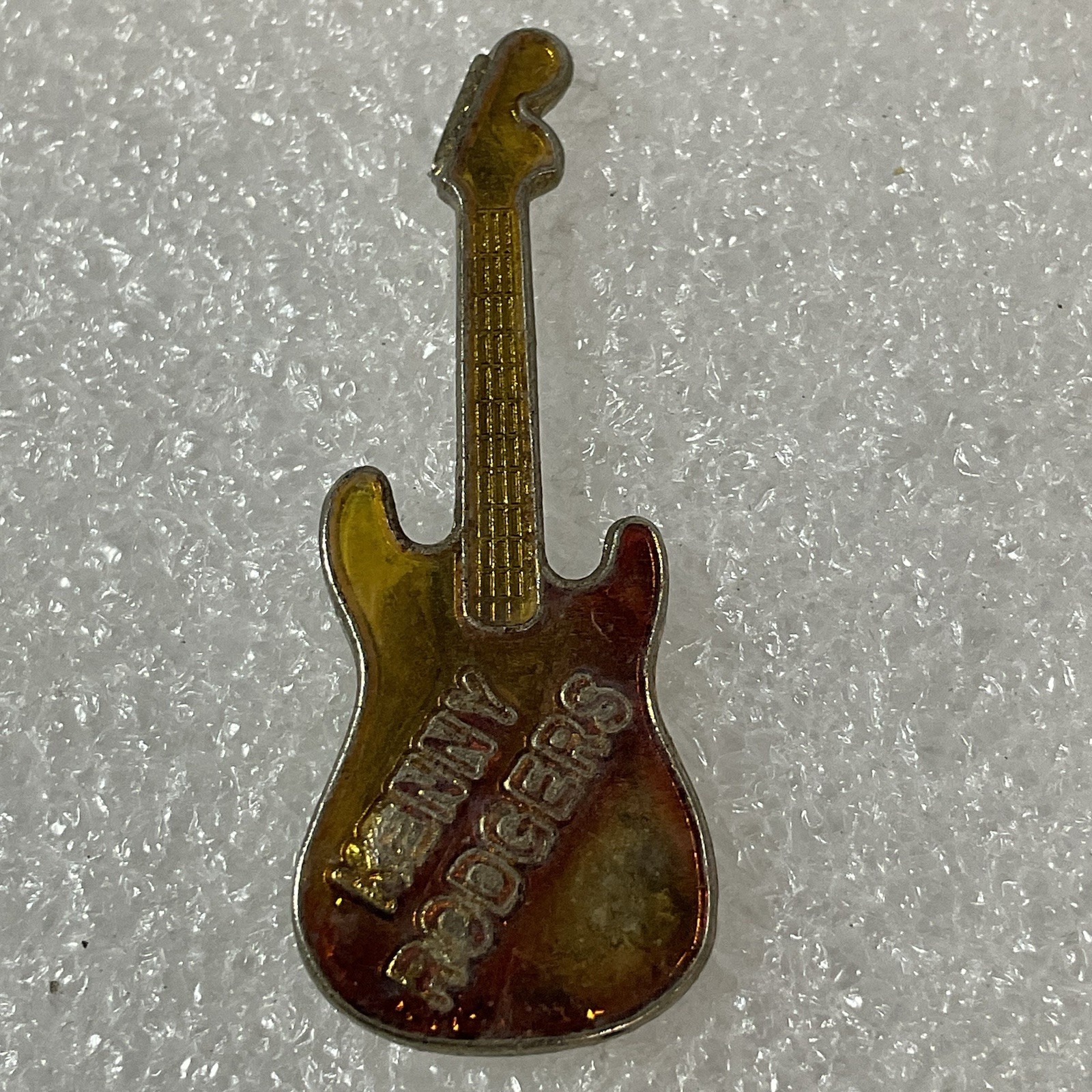 Kenny Rodgers Red & Gold Guitar Metal Vintage Pin Pinback GnuCollectibles - Image 1
