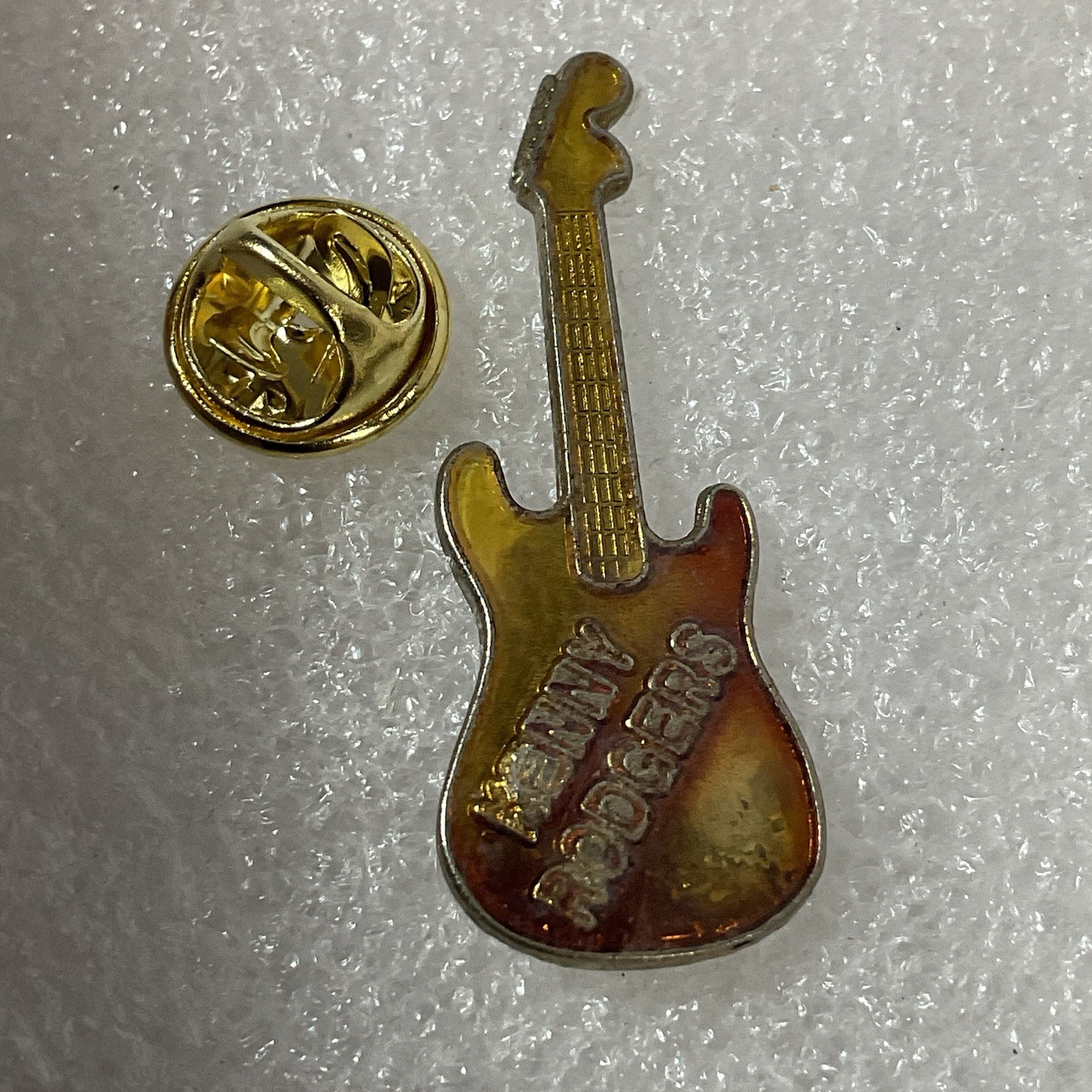 Kenny Rodgers Red & Gold Guitar Metal Vintage Pin Pinback GnuCollectibles - Image 3