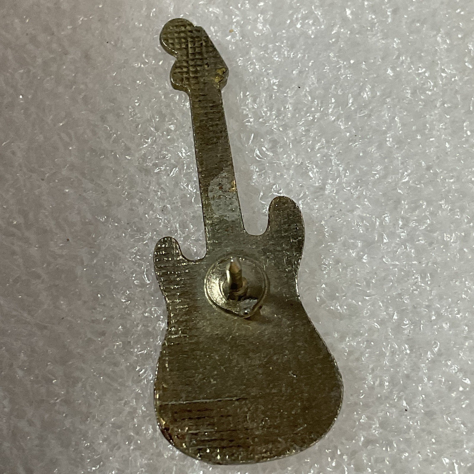 Kenny Rodgers Red & Gold Guitar Metal Vintage Pin Pinback GnuCollectibles - Image 2