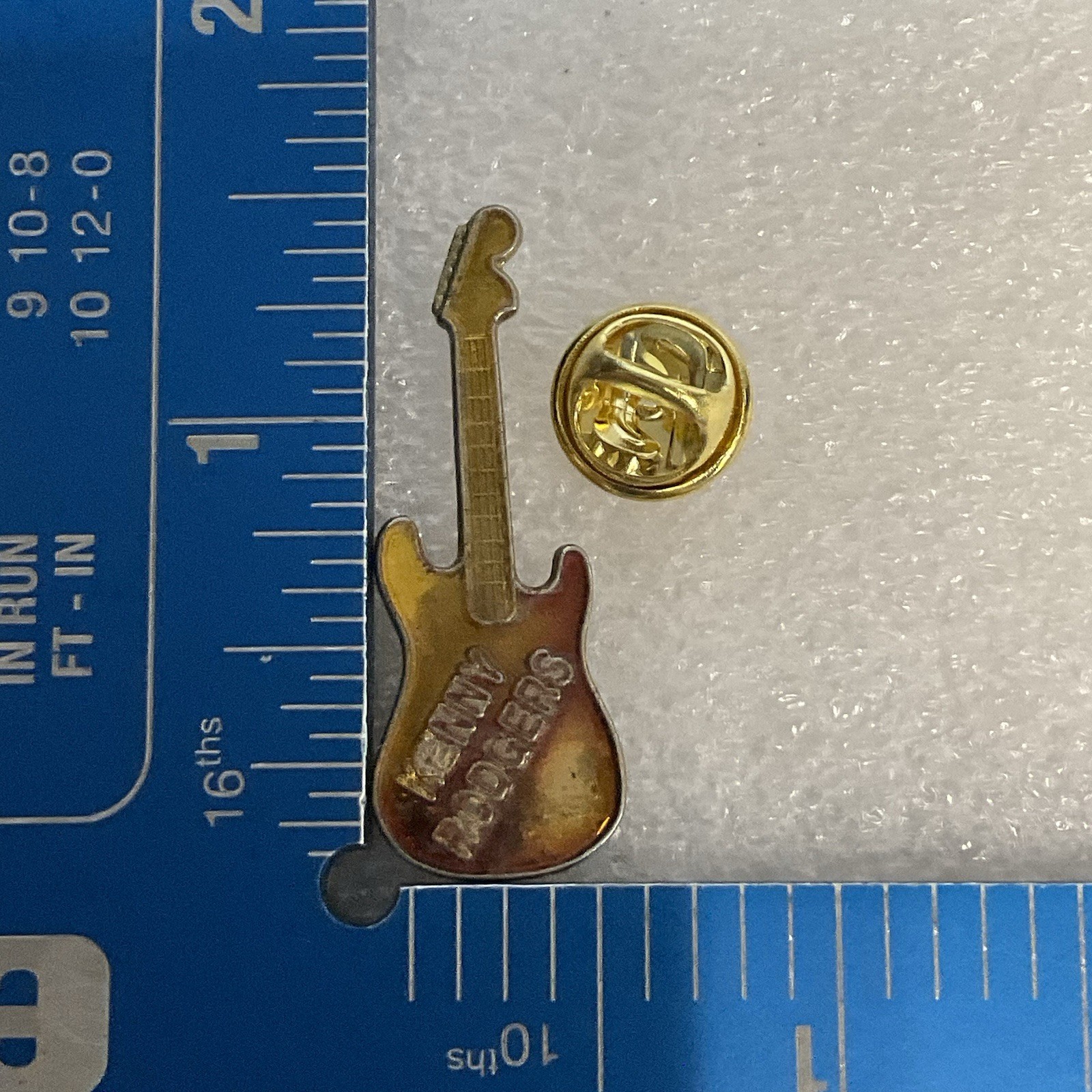 Kenny Rodgers Red & Gold Guitar Metal Vintage Pin Pinback GnuCollectibles - Image 7