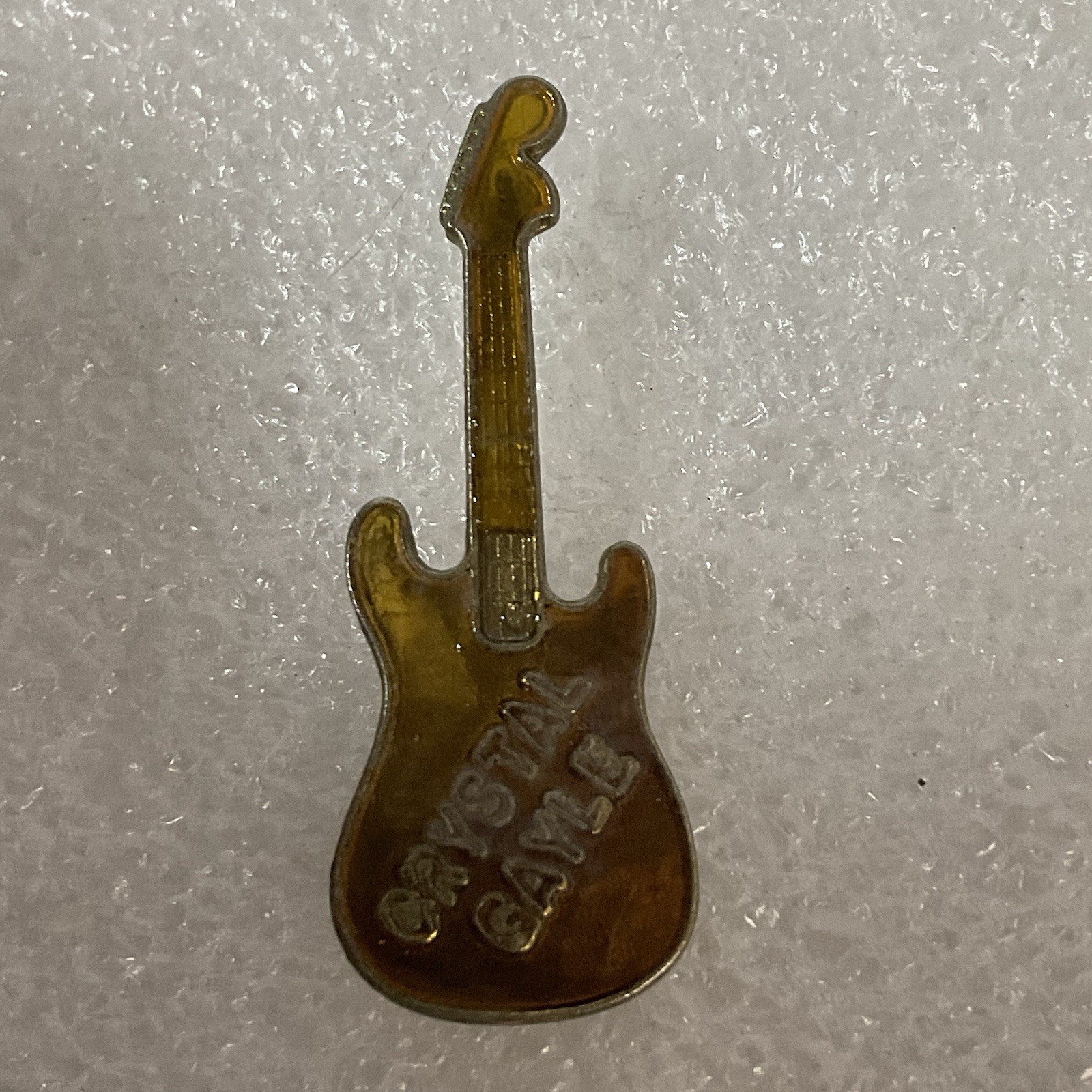 Crystal Gayle Enamel Golden Guitar Metal Vintage Pin Pinback GnuCollectibles - Image 1
