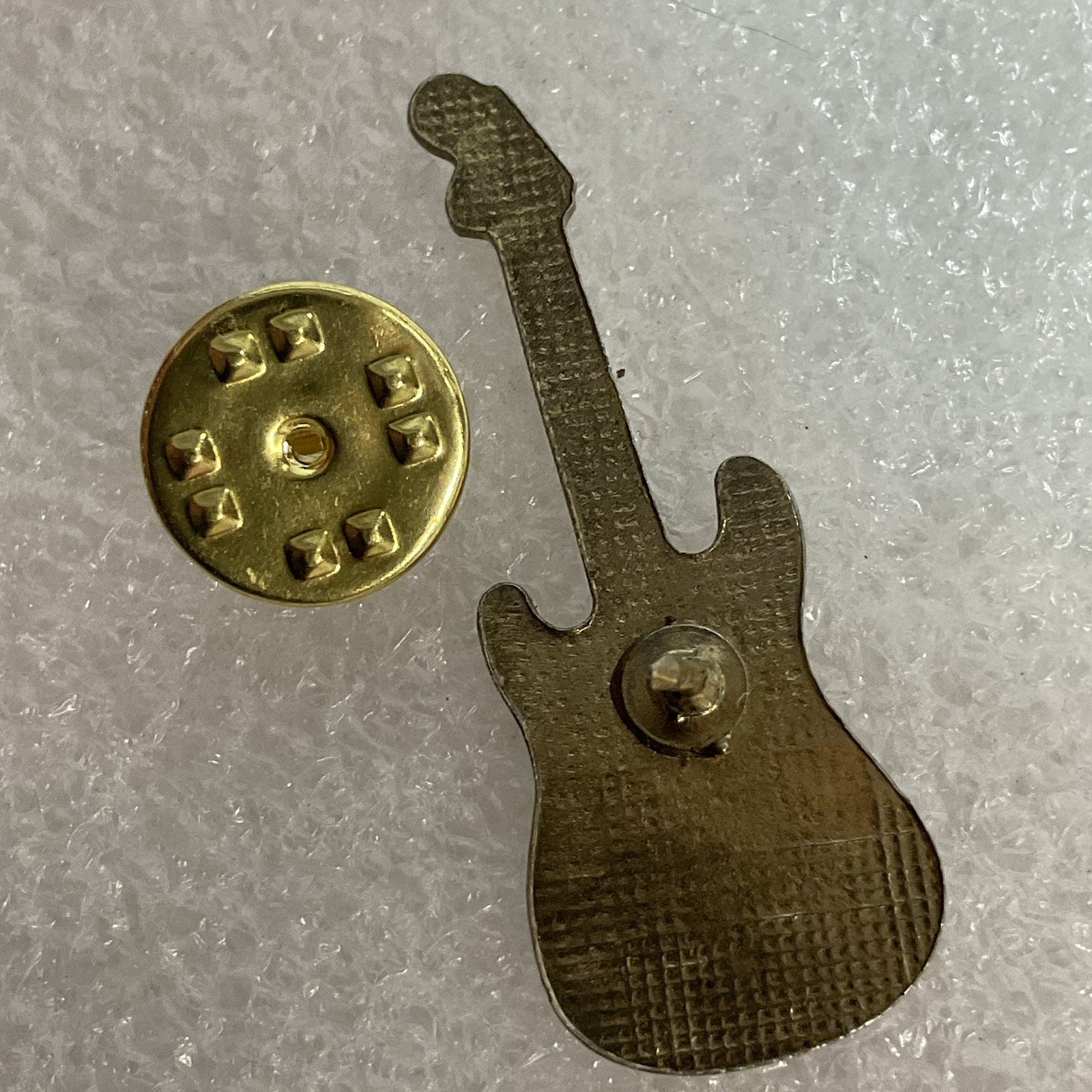 Crystal Gayle Enamel Golden Guitar Metal Vintage Pin Pinback GnuCollectibles - Image 6
