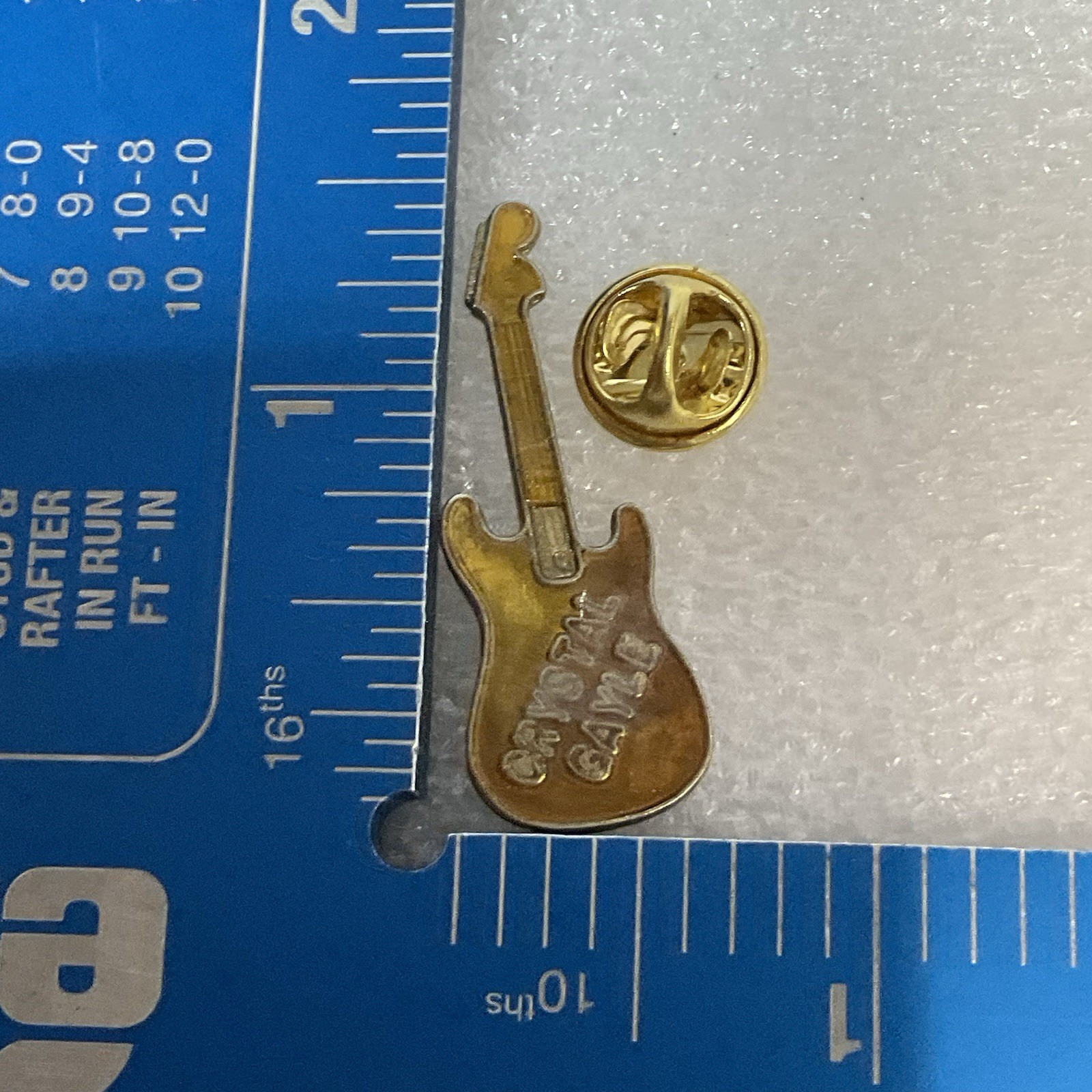 Crystal Gayle Enamel Golden Guitar Metal Vintage Pin Pinback GnuCollectibles - Image 5
