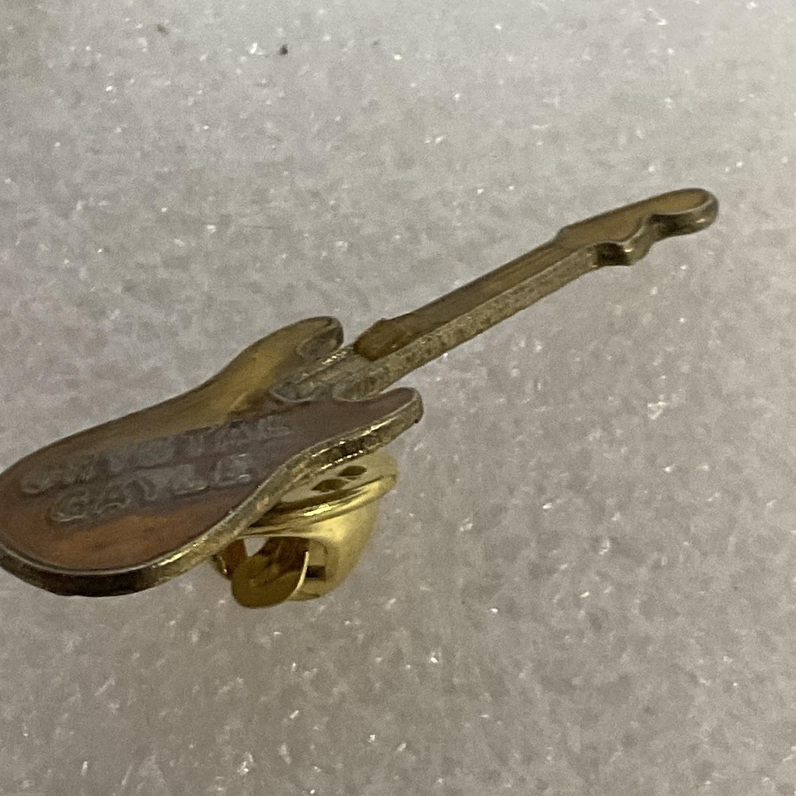 Crystal Gayle Enamel Golden Guitar Metal Vintage Pin Pinback GnuCollectibles - Image 8
