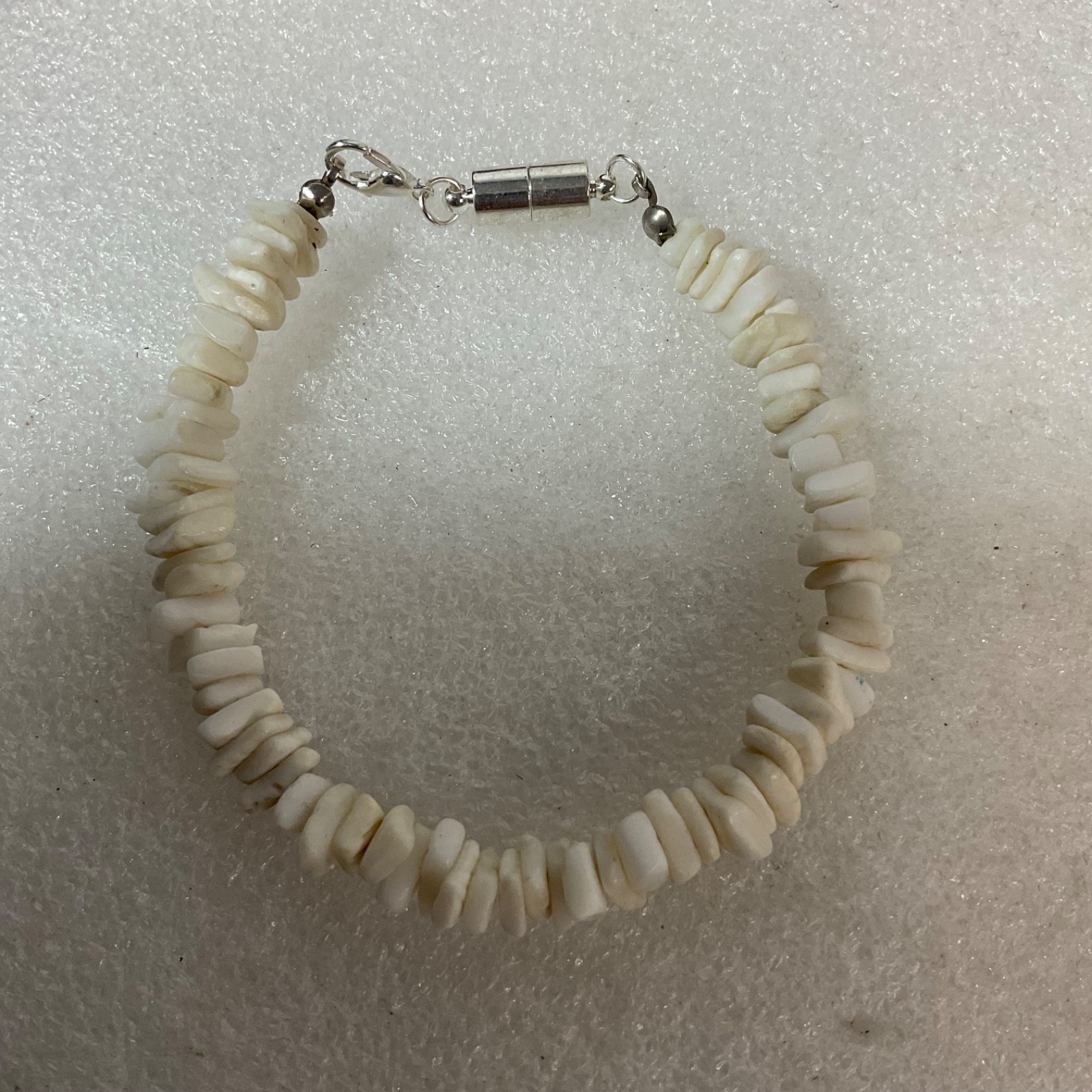 Vintage White Shell Chip Bracelet 7.75" Natural Beach Jewelry w/ Magnetic Clasp - Image 1