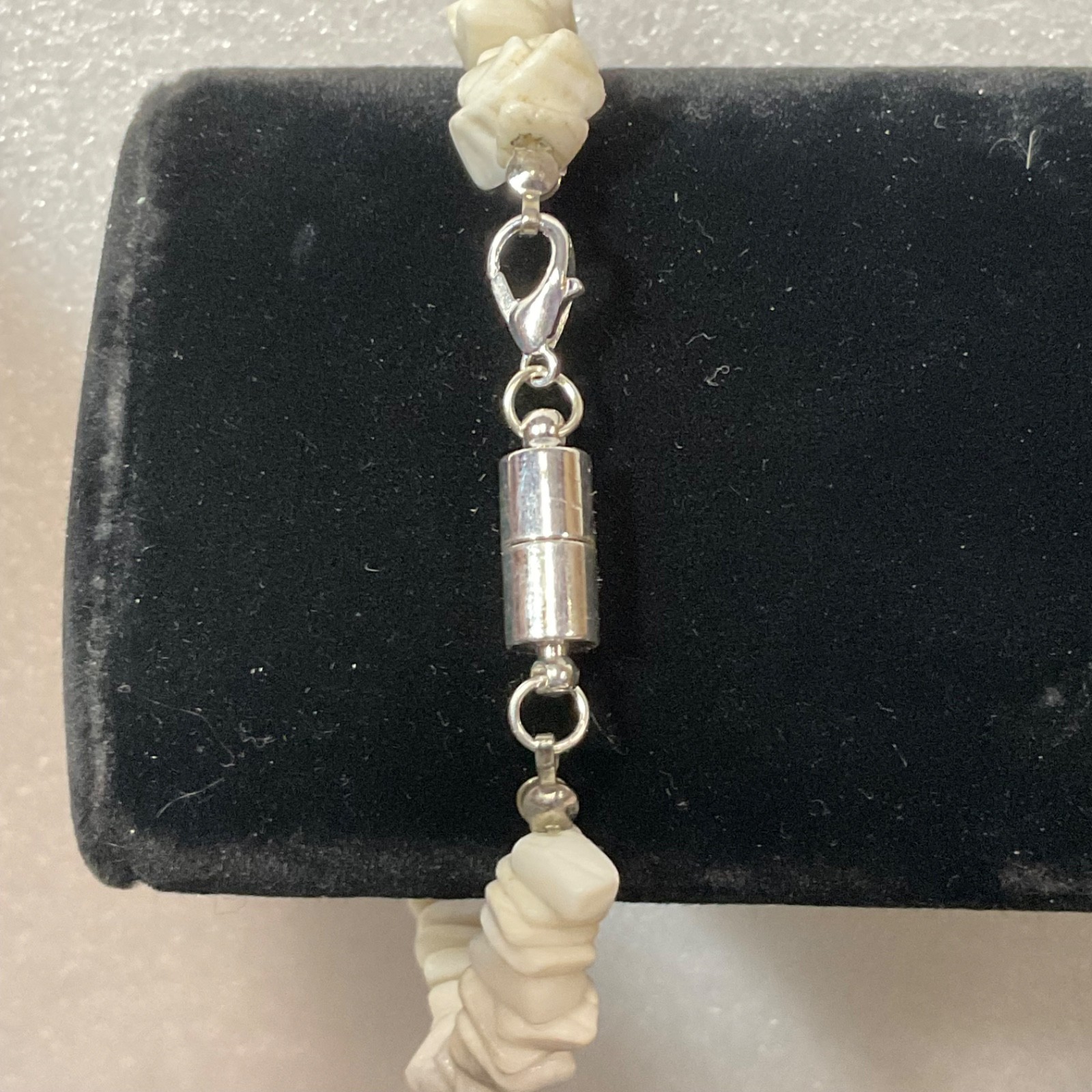 Vintage White Shell Chip Bracelet 7.75" Natural Beach Jewelry w/ Magnetic Clasp - Image 4